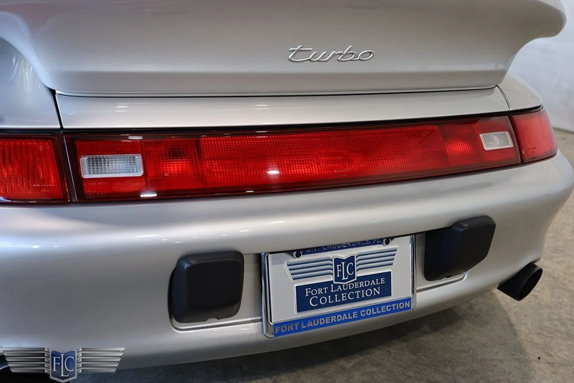 mph012_2663530431_used_1997_porsche_911_carrera_2drcarreraturbocoupe_9689_22597412_13_1024_708c42a5ed