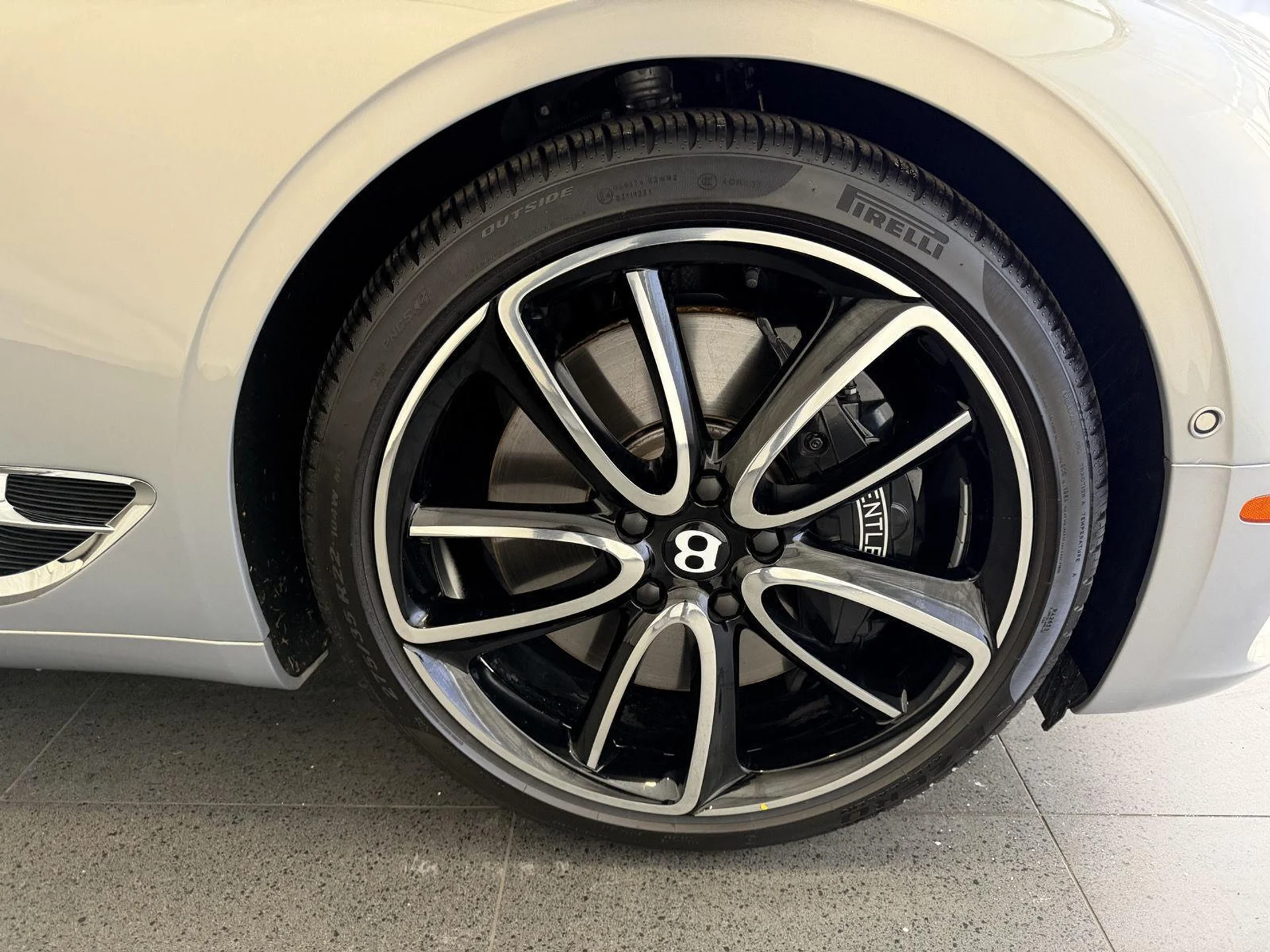 mph012_2667458469_423f3b8cf711efd364820b7ce0bd5428x_fa621d2a04