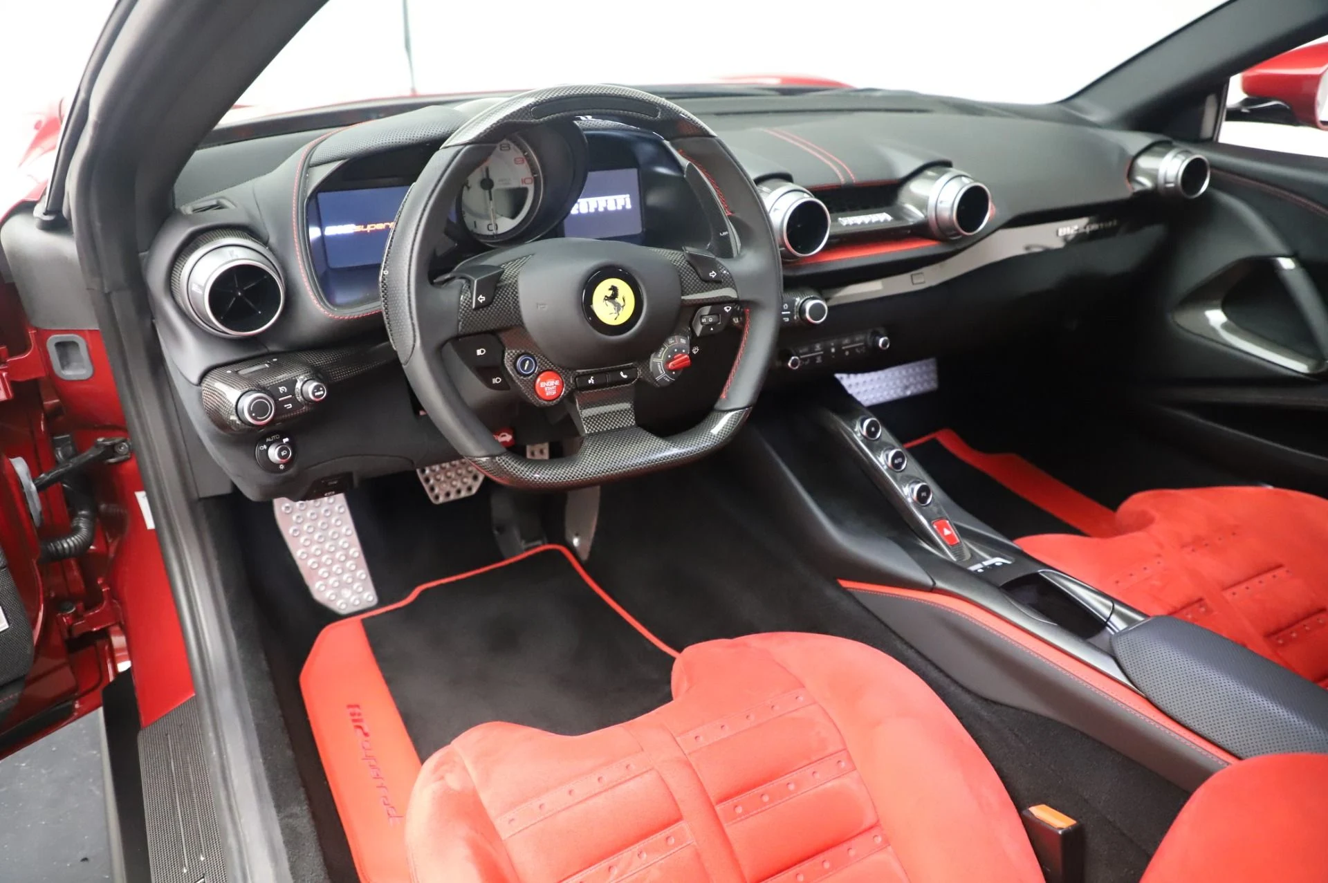 mph012_2668609951_Used_2020_Ferrari_812_Superfast_1782508885_65a85da7e0