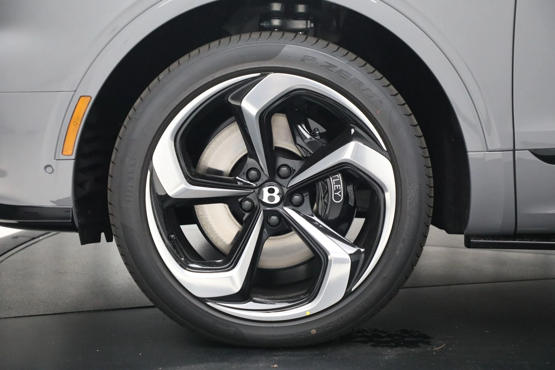 mph012_2685260353_New_2024_Bentley_Bentayga_S_V8_6aa7efb22f