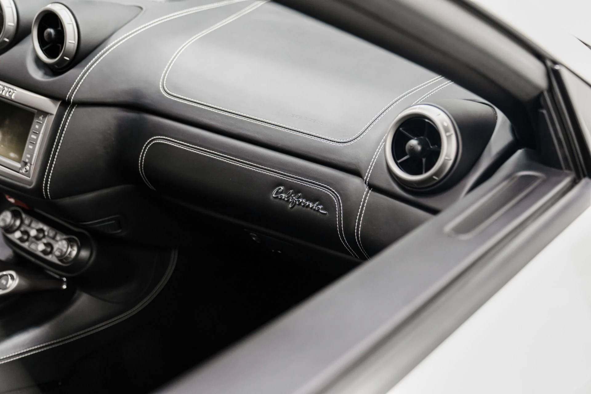 mph012_2687827232_Used_2014_Ferrari_California_1762200649_b20b7d14df