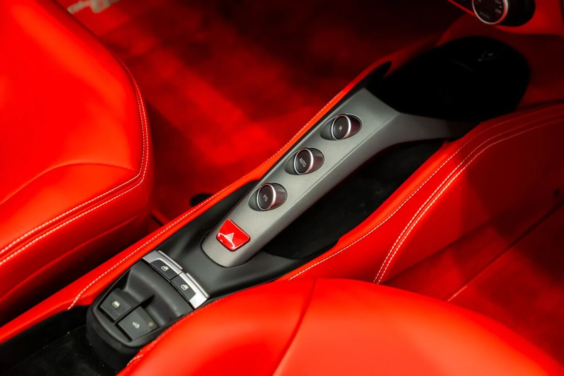 mph012_2694098367_ferrari_488_spider_2019_jpg_v_1754355020_8dcfb1f03b