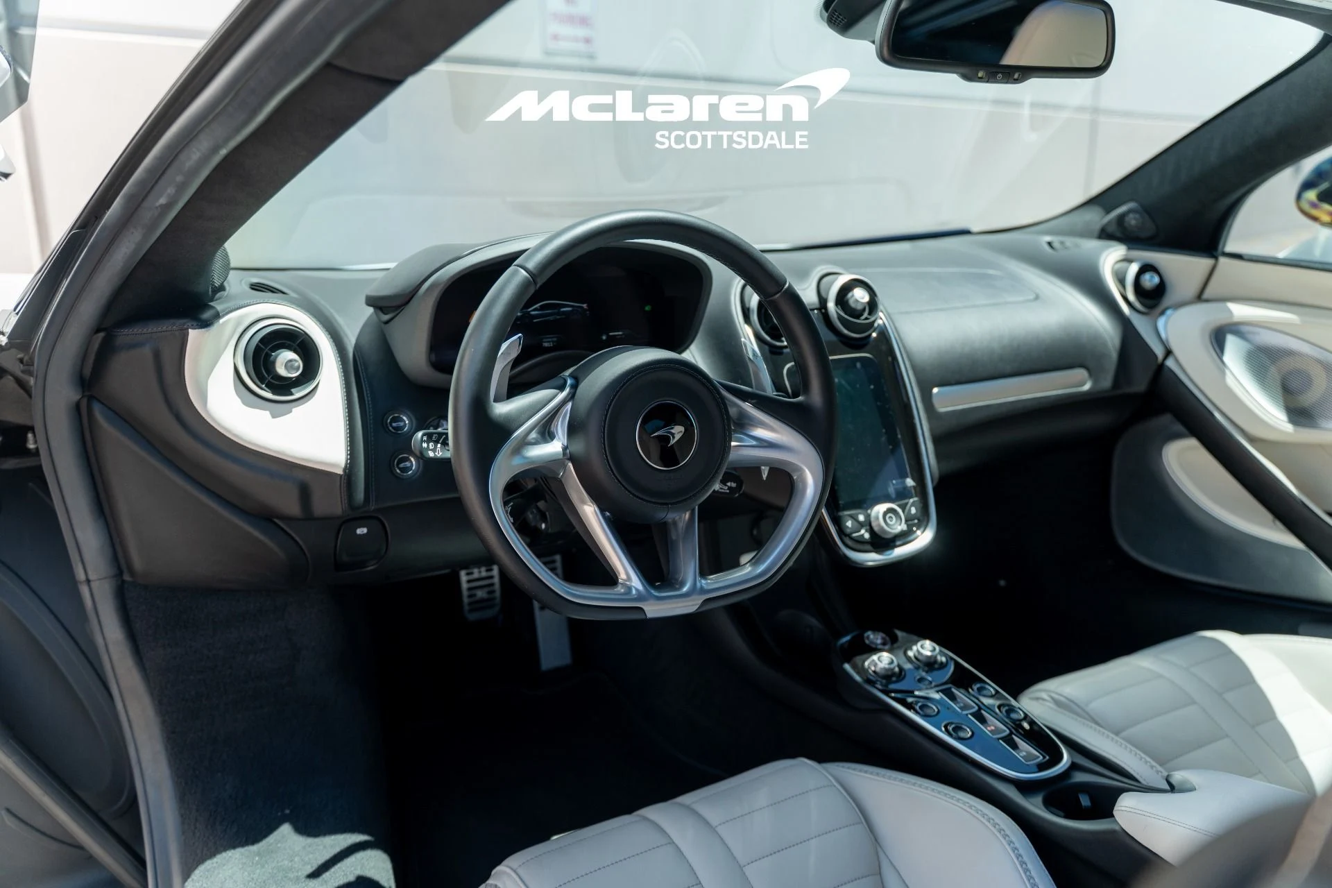 mph012_2695544388_Used_2025_MCLAREN_GTS_1783103226_65ac0759f5