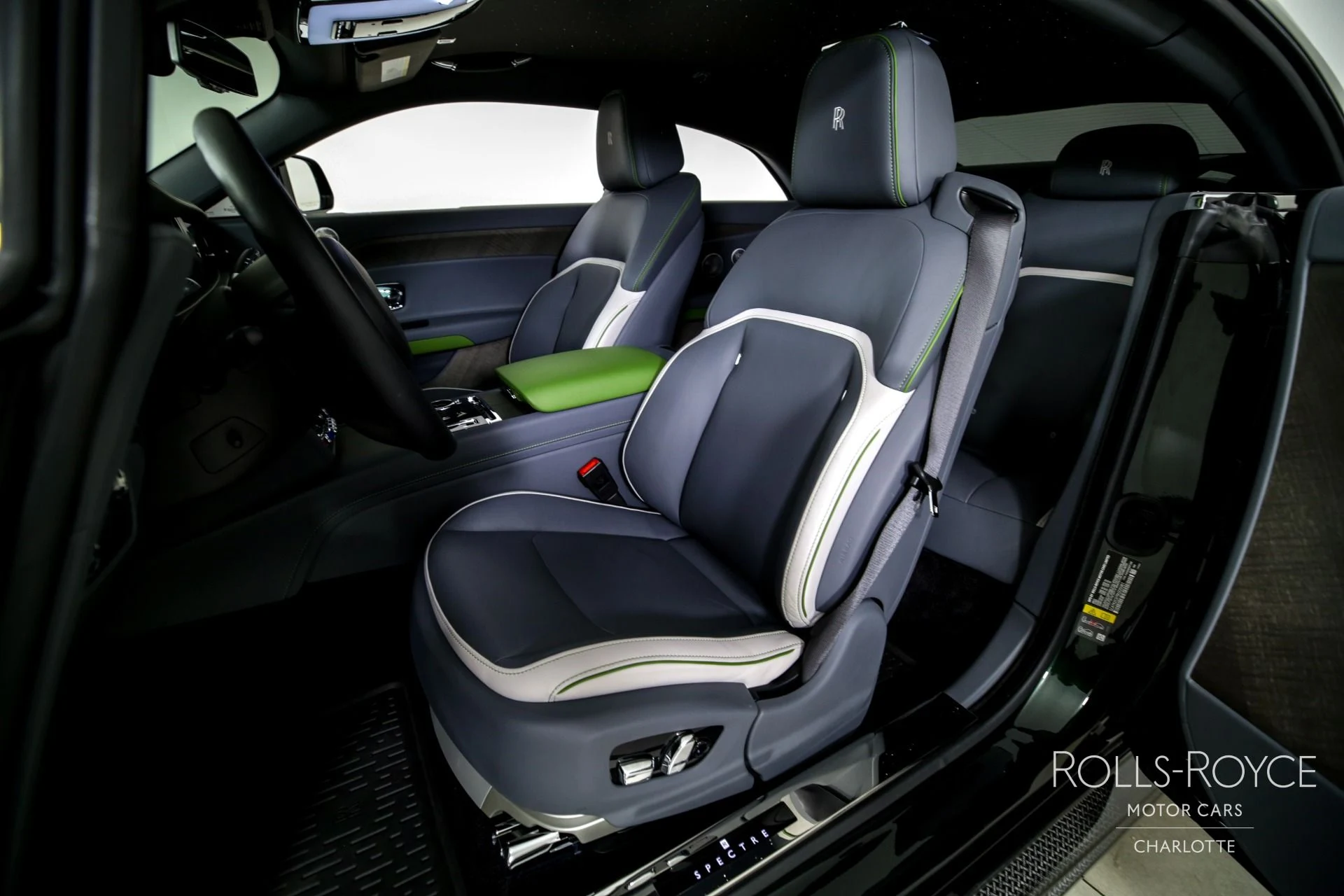 mph012_2695843186_Used_2024_Rolls_Royce_Spectre_1744988373_e0930c5194