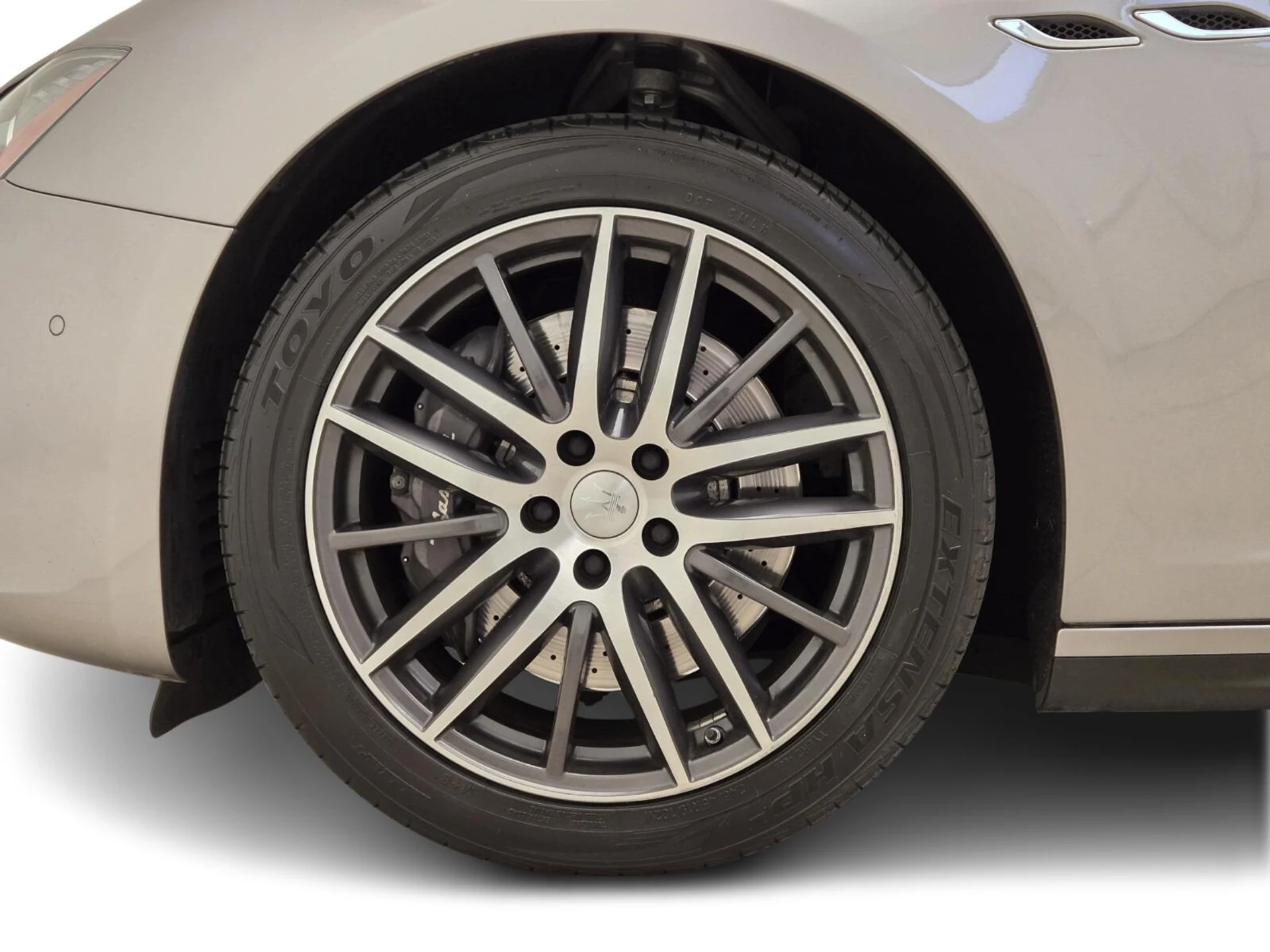 mph012_2702060225_Used_2019_Maserati_Ghibli_S_1756016071_ee4acf8cda