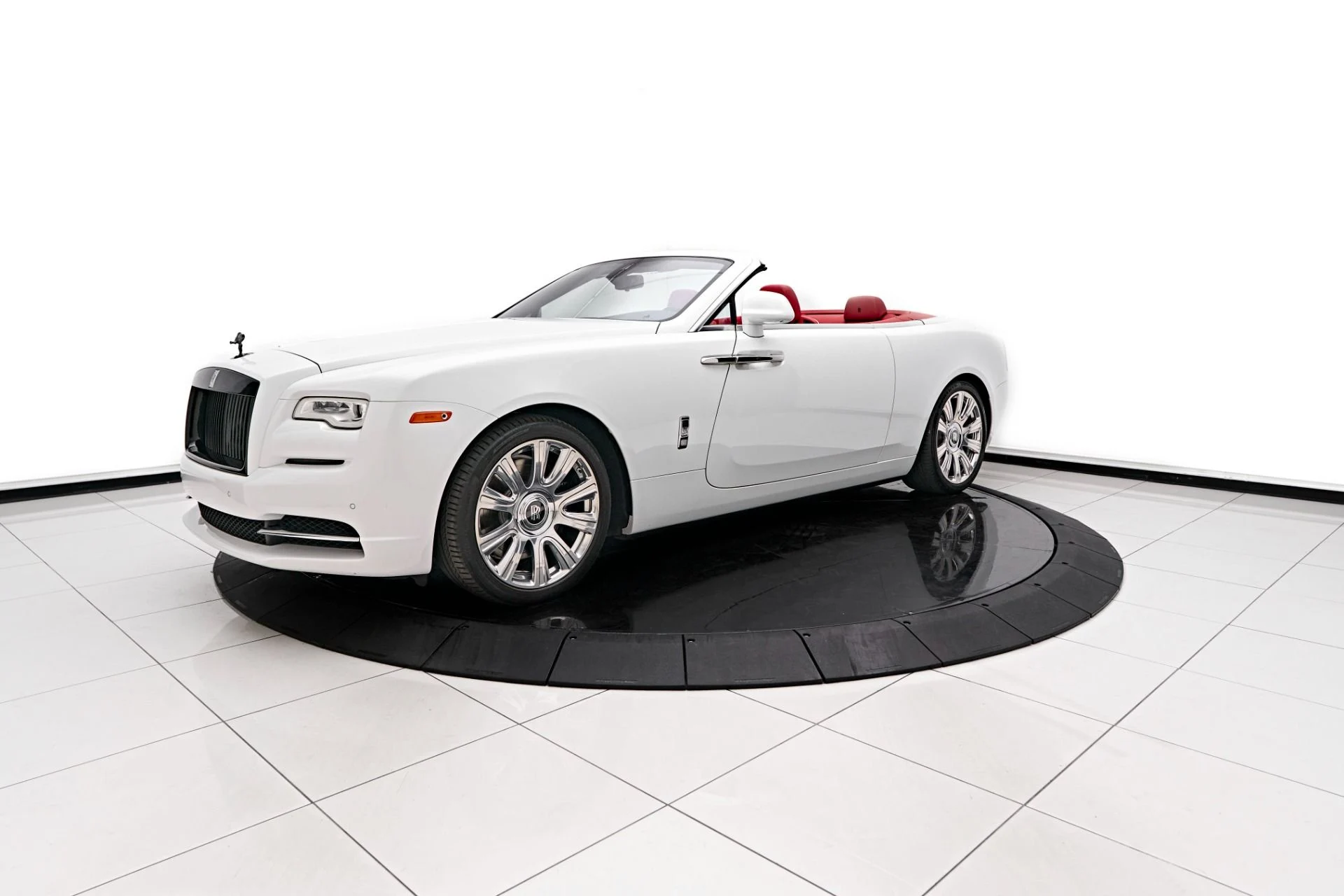 mph012_2704529260_Used_2018_Rolls_Royce_Dawn_Base_1722633895_6a4b5badfd