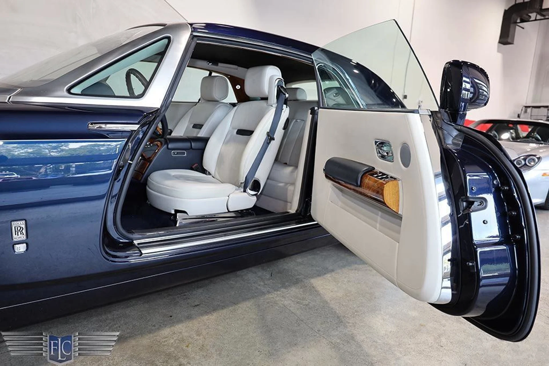 mph012_2715631050_used_2010_rolls_royce_phantom_coupe_2drcoupe_9689_23032894_13_1024_d69942824a