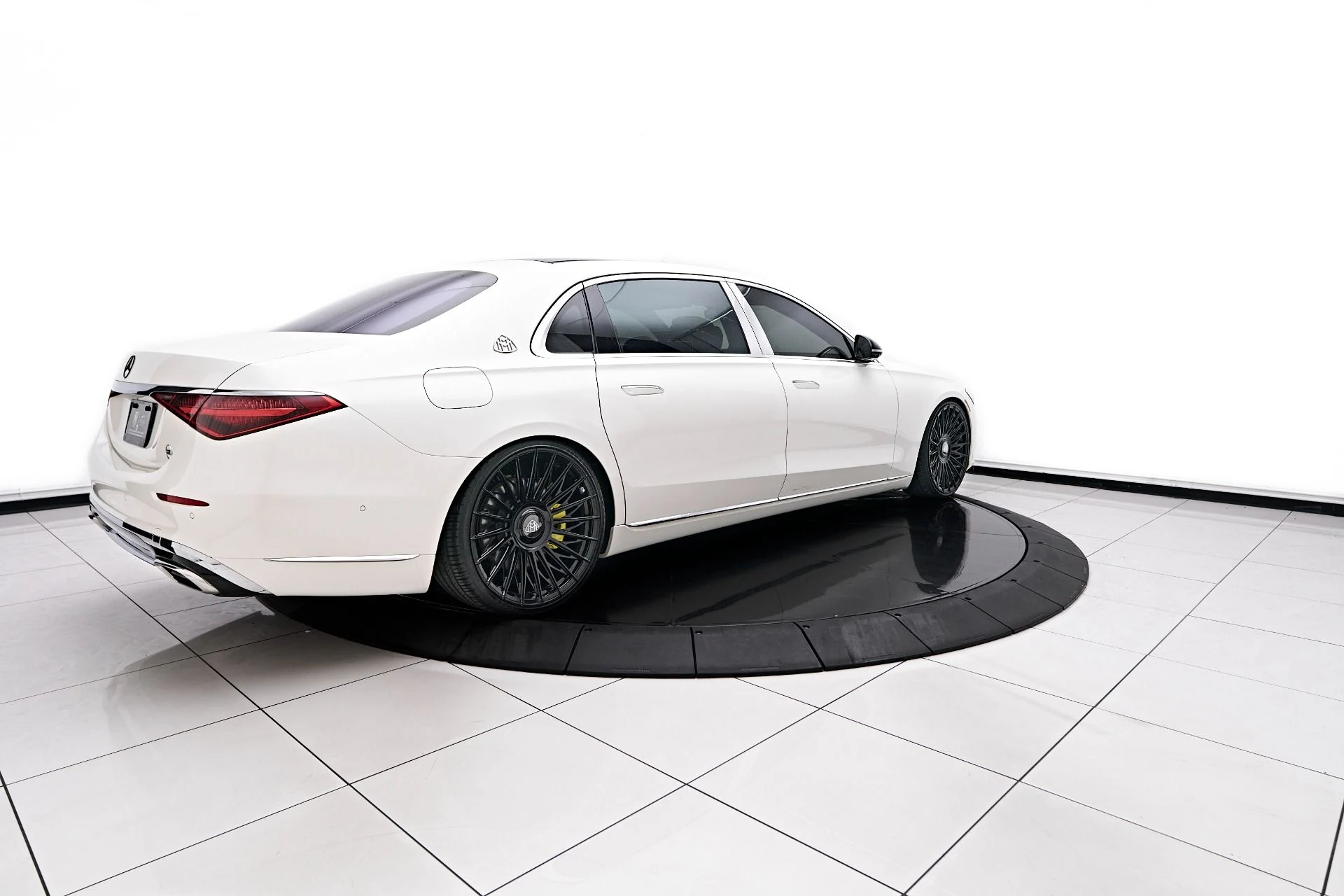 mph012_2716471208_Used_2022_Mercedes_Benz_S_Class_Maybach_S_580_1756343341_961ed18db8