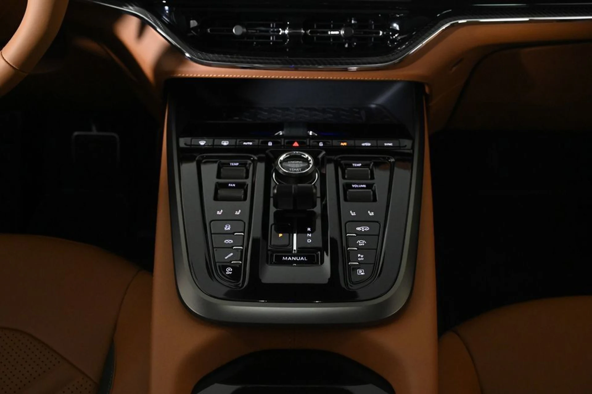 mph012_2722530703_new_2026_aston_martin_dbx_sawd_11350_23004766_13_1024_75f6e81b92