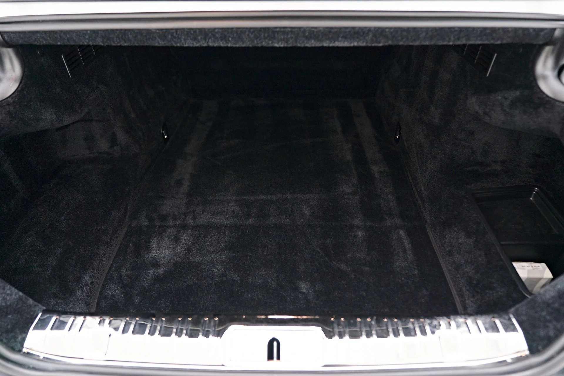 mph012_2722732102_Used_2019_Rolls_Royce_Wraith_Base_1703903779_4d7d0223a8