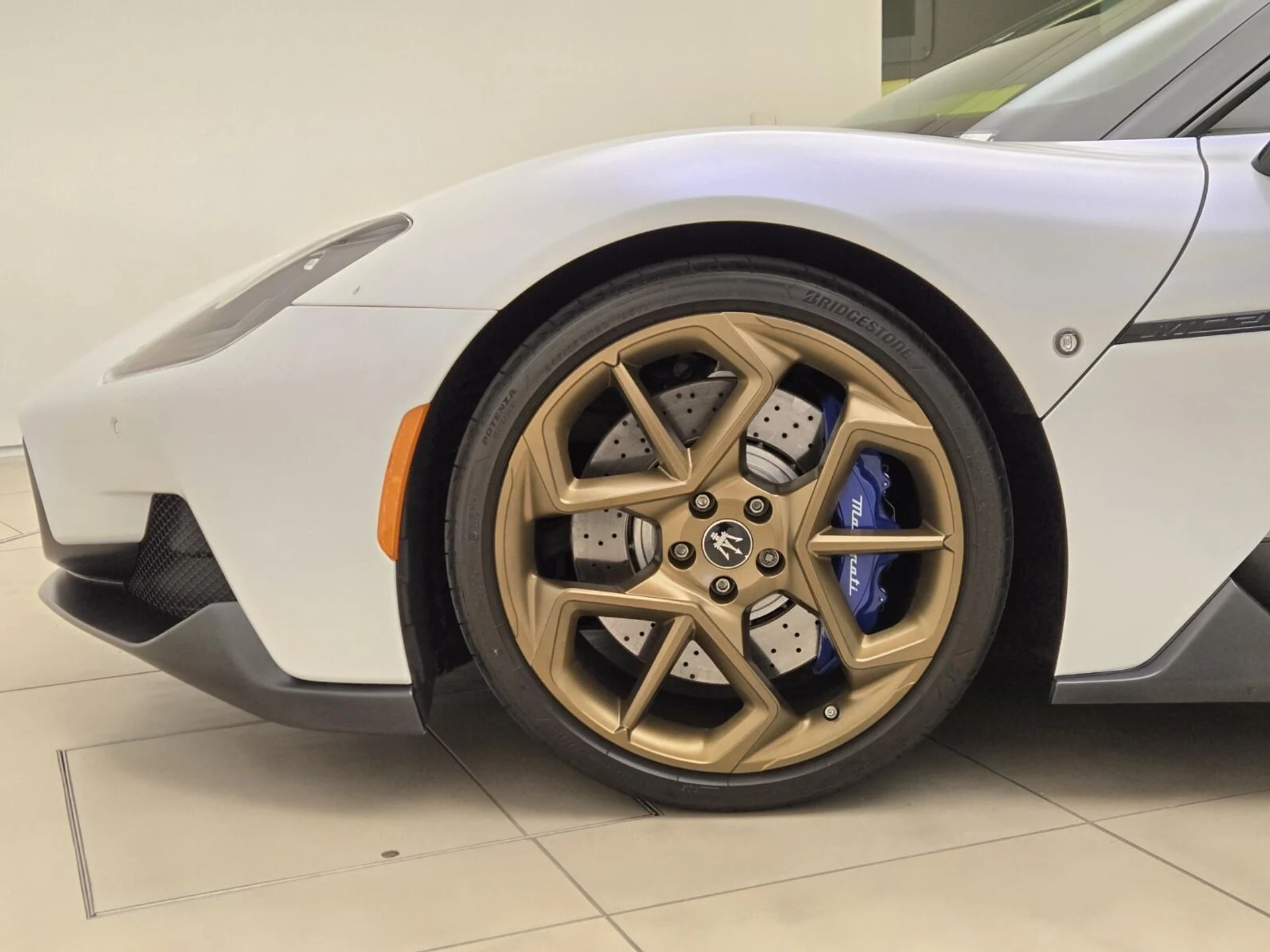 mph012_2731018076_Used_2022_Maserati_MC_20_1777527730_82596f4c83