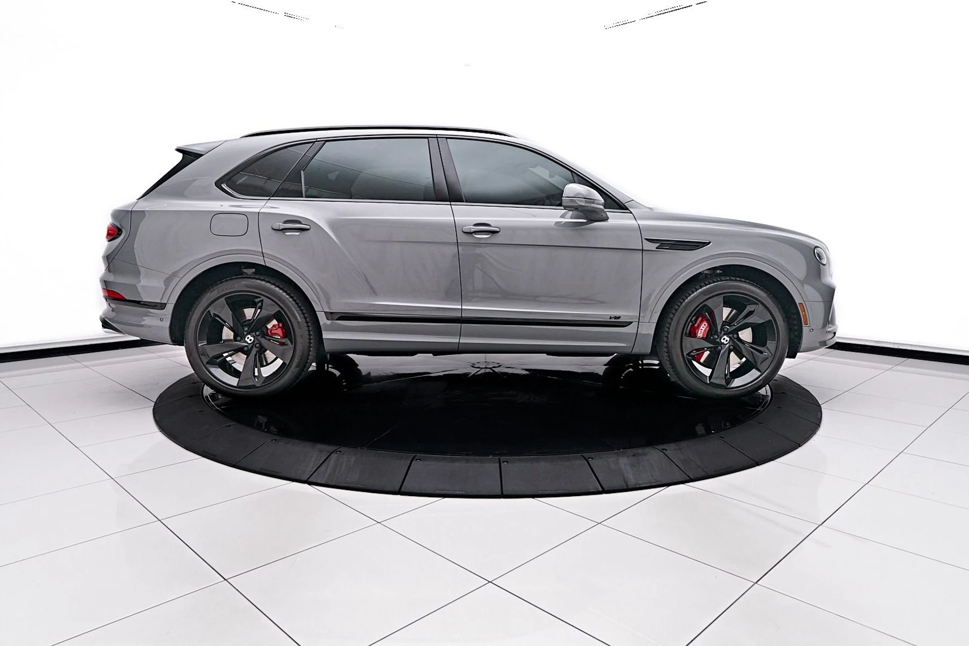 mph012_2731714190_Used_2022_Bentley_Bentayga_V8_1745455067_f66e38632c