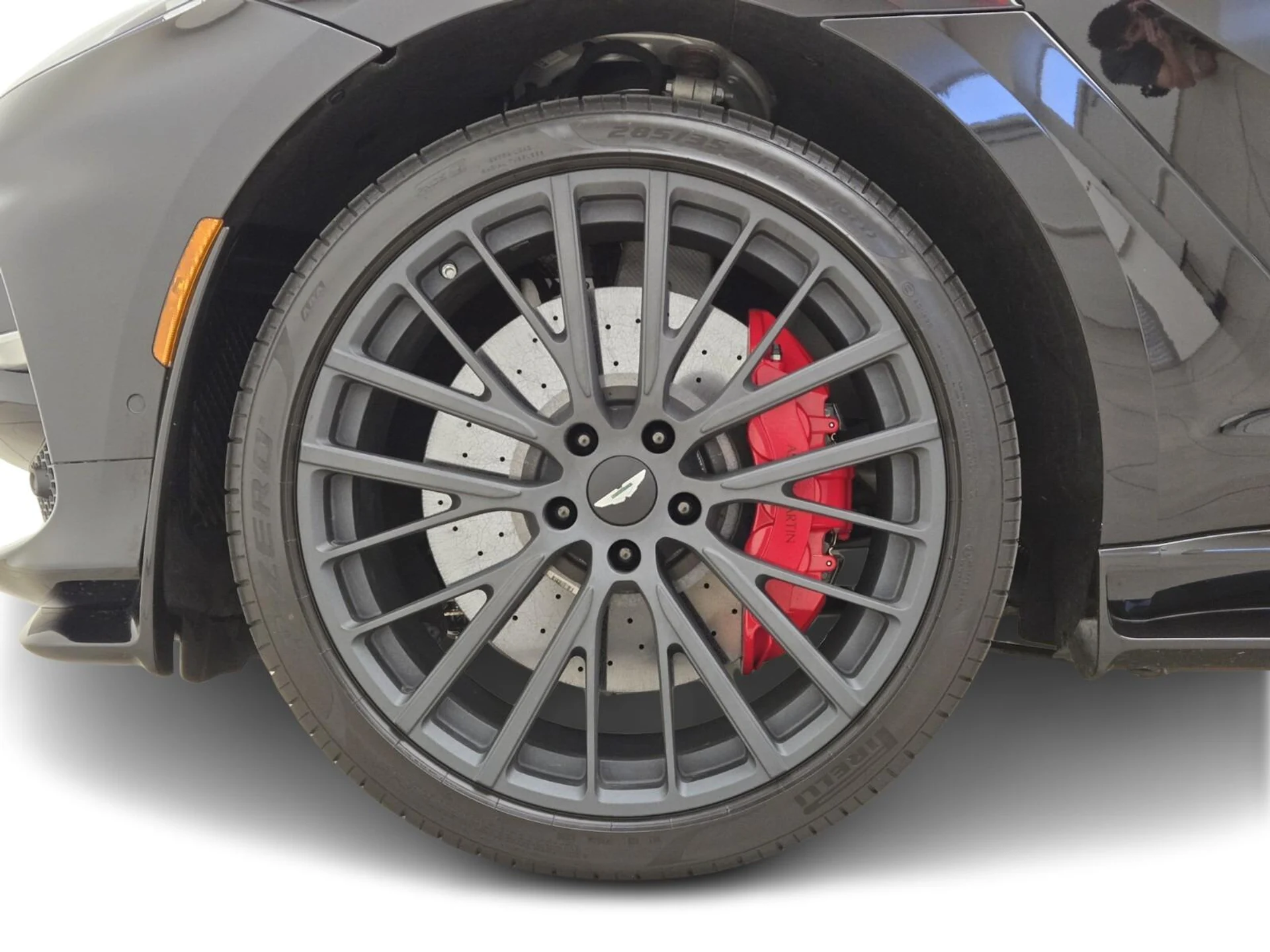 mph012_2734315117_Used_2023_Aston_Martin_DBX_707_1777354907_fd2944b66a