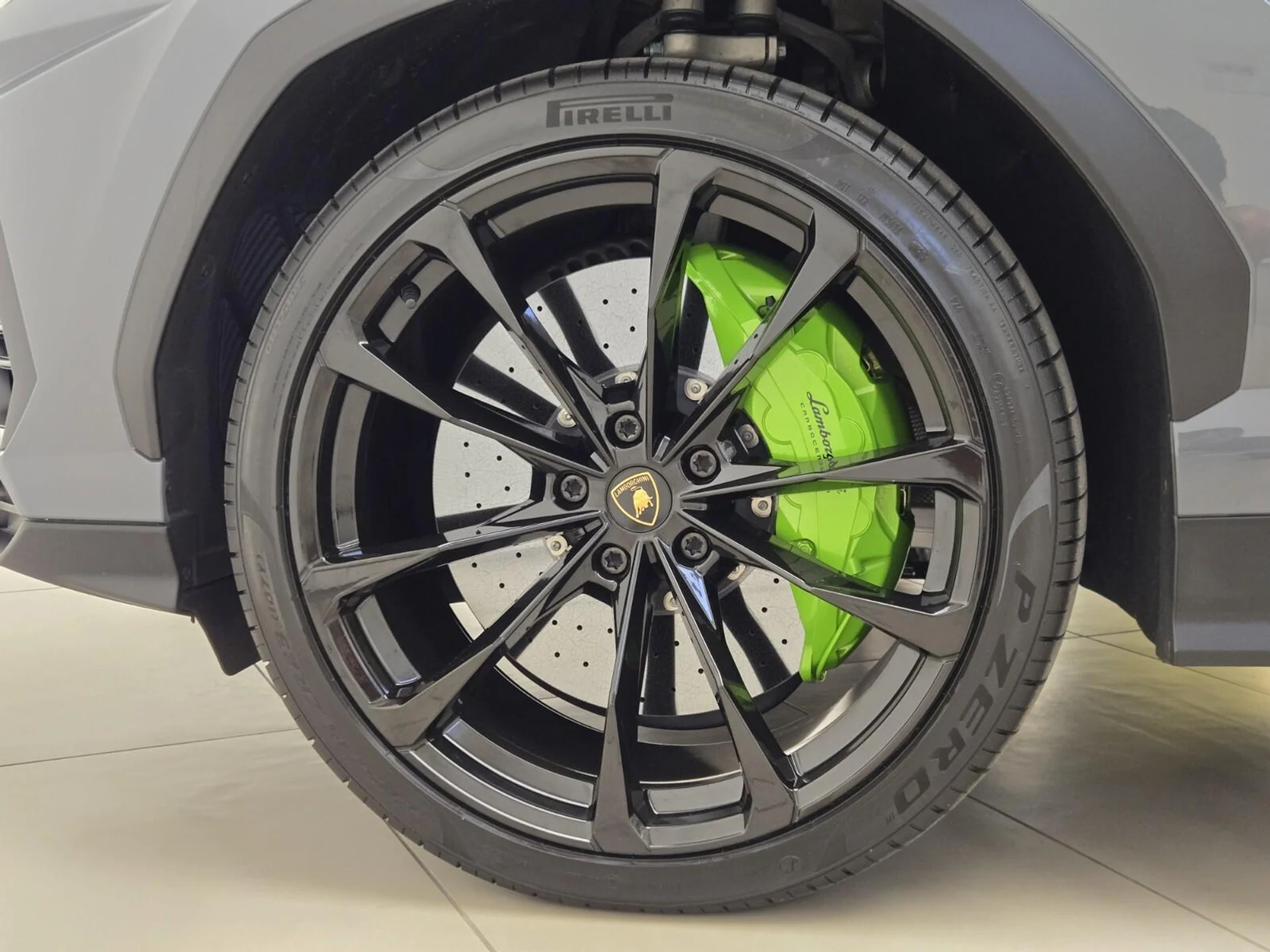mph012_2735668420_Used_2022_Lamborghini_Urus_1785561906_776a54bdaf