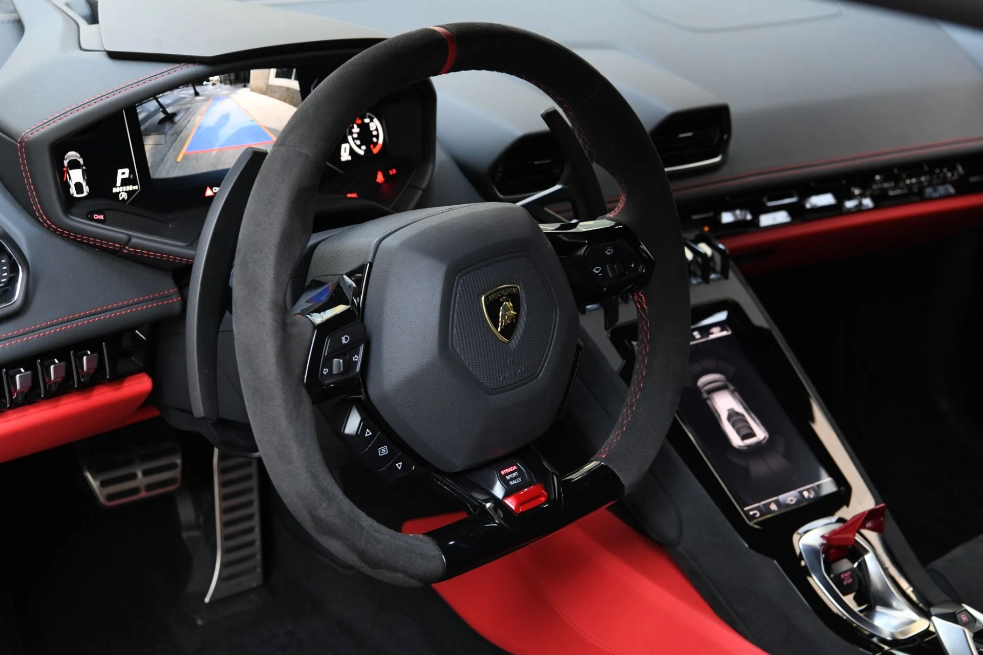 mph012_2735781321_Used_2023_Lamborghini_Huracan_Sterrato_1757705645_03988e3bf5