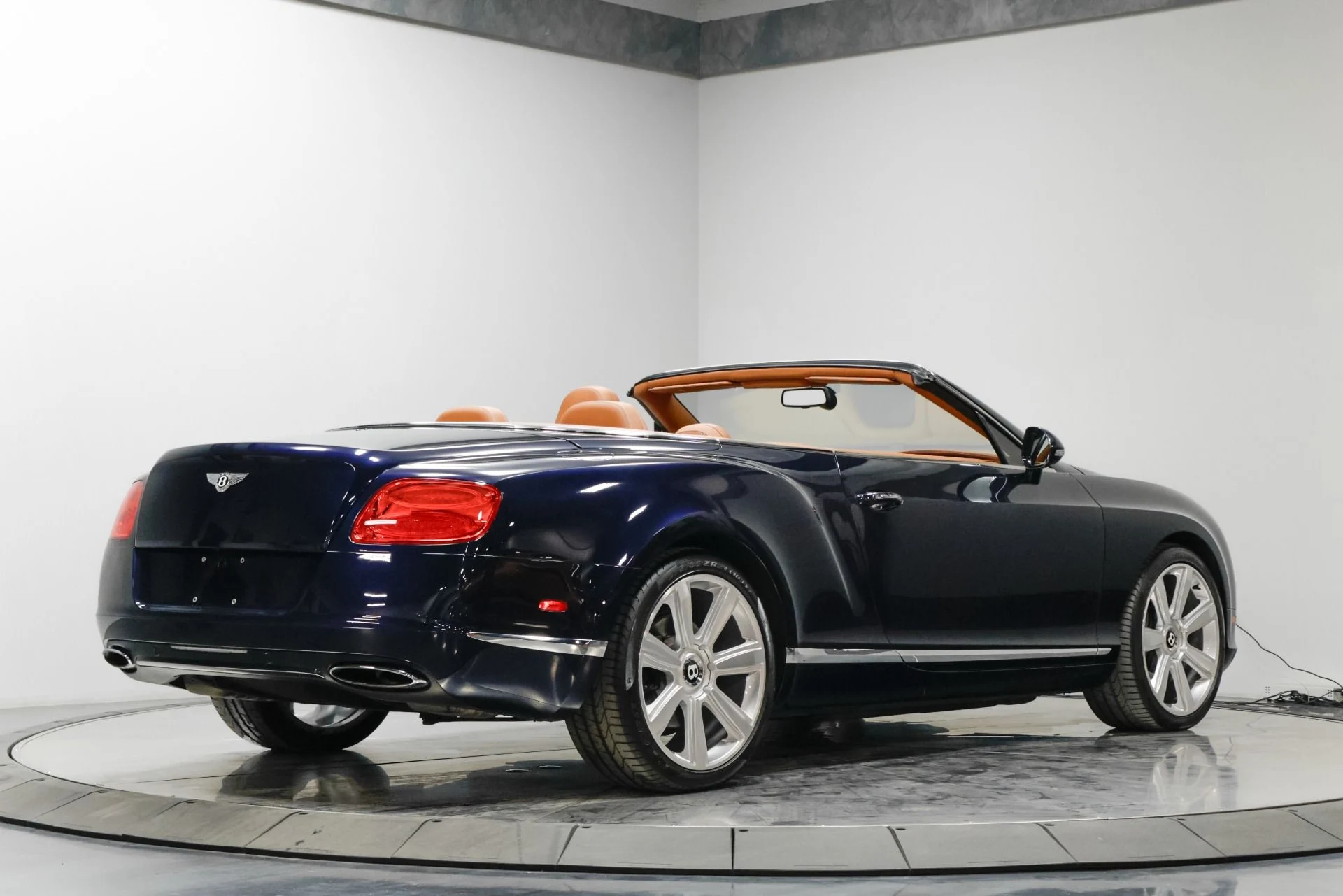 mph012_2736069049_Used_2013_Bentley_Continental_GTC_1761057953_1d223a84ba