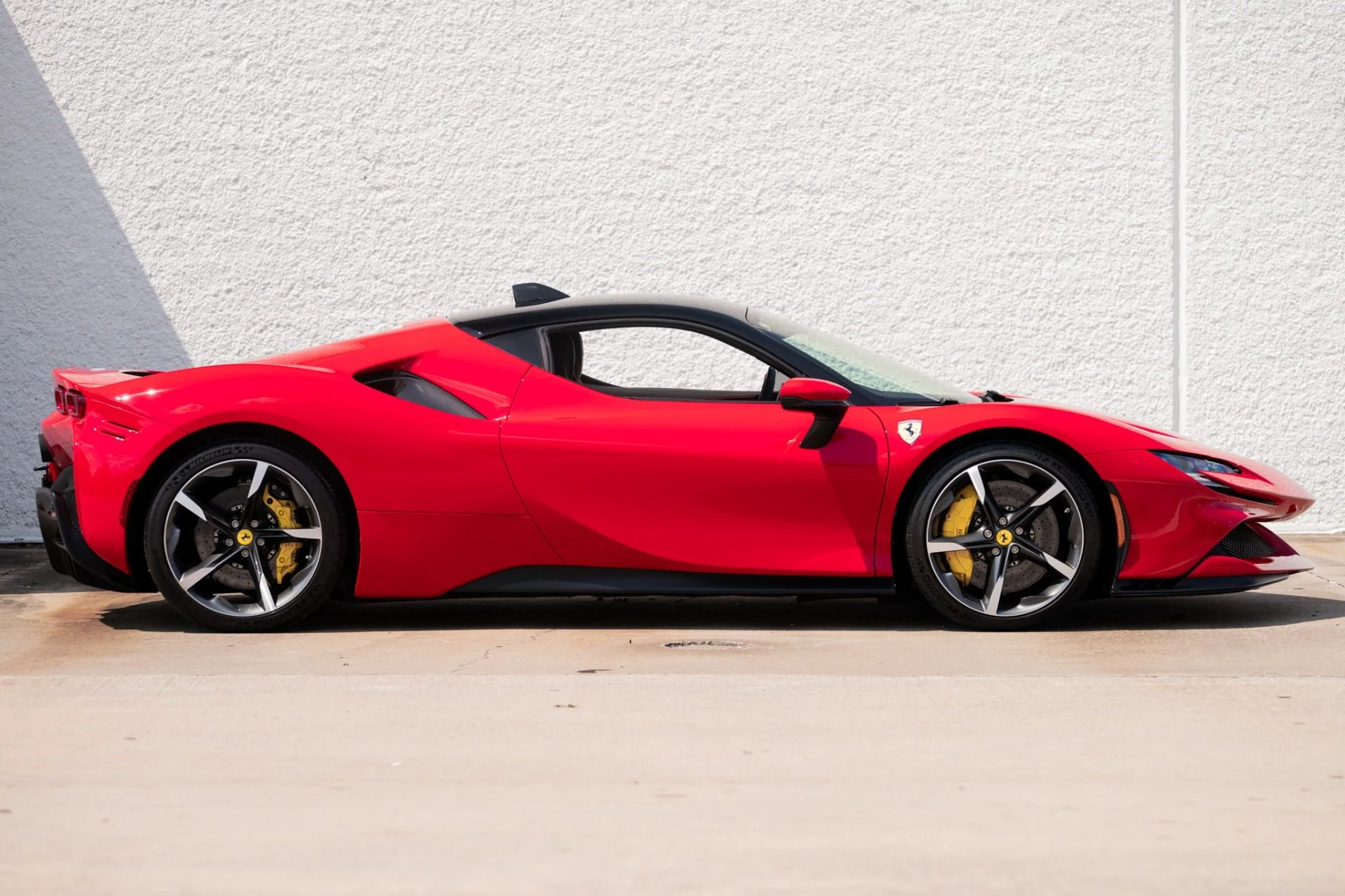 mph012_2736968247_Used_2023_Ferrari_SF_90_Stradale_1758051798_11522a72ba