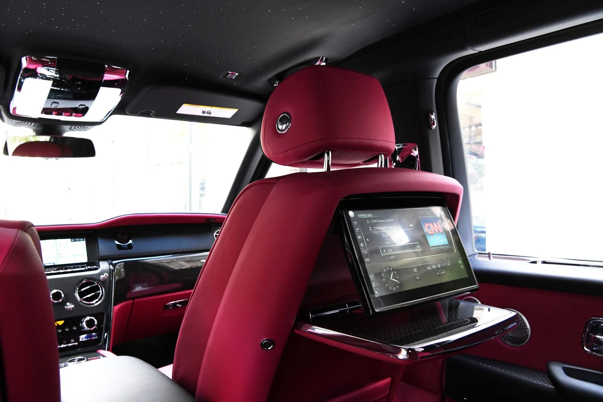 mph012_2738225529_10854_p14_l_4ad32e551e