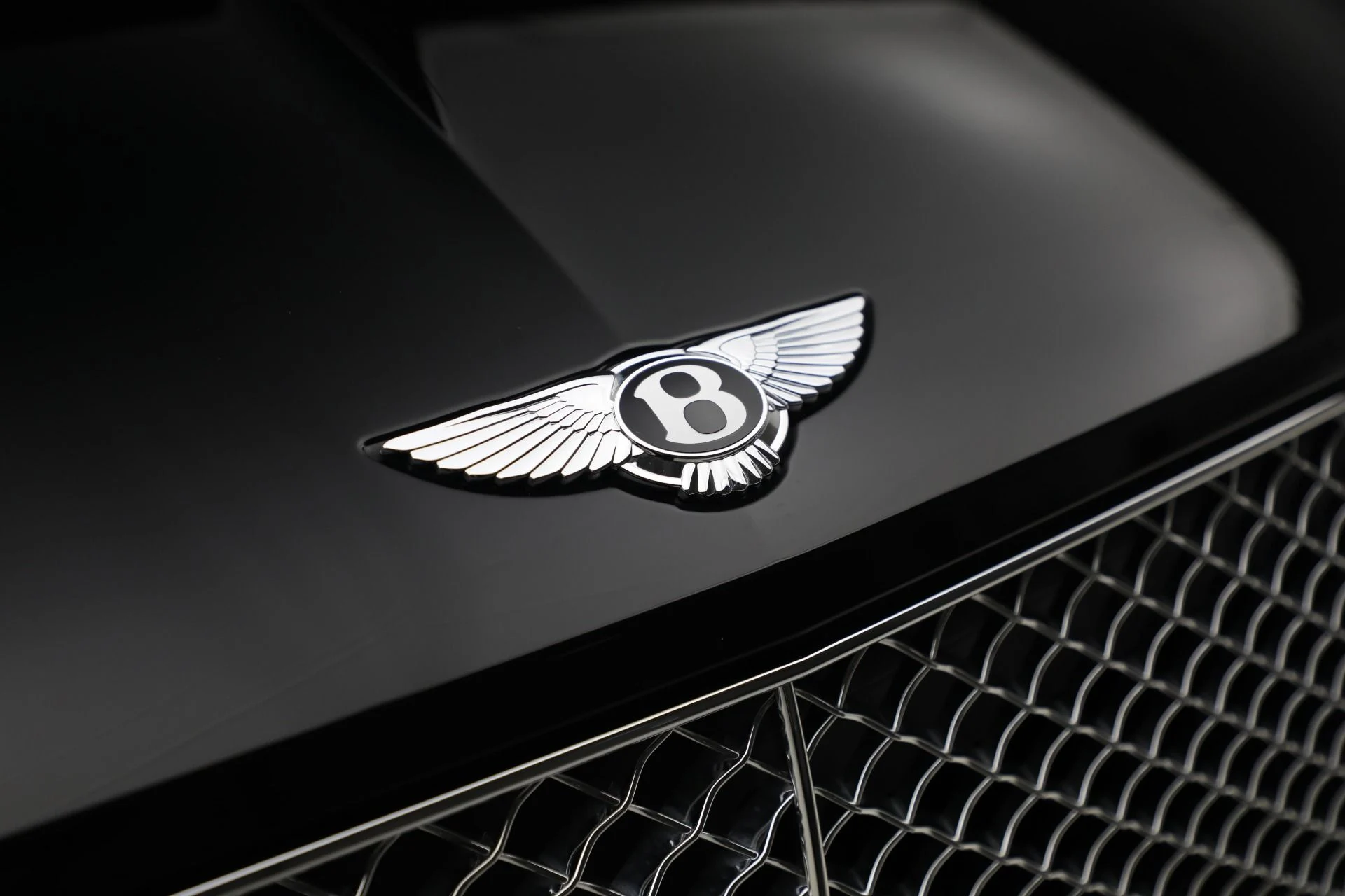 mph012_2738645818_Used_2023_Bentley_Bentayga_Azure_V8_063e5e9bbd
