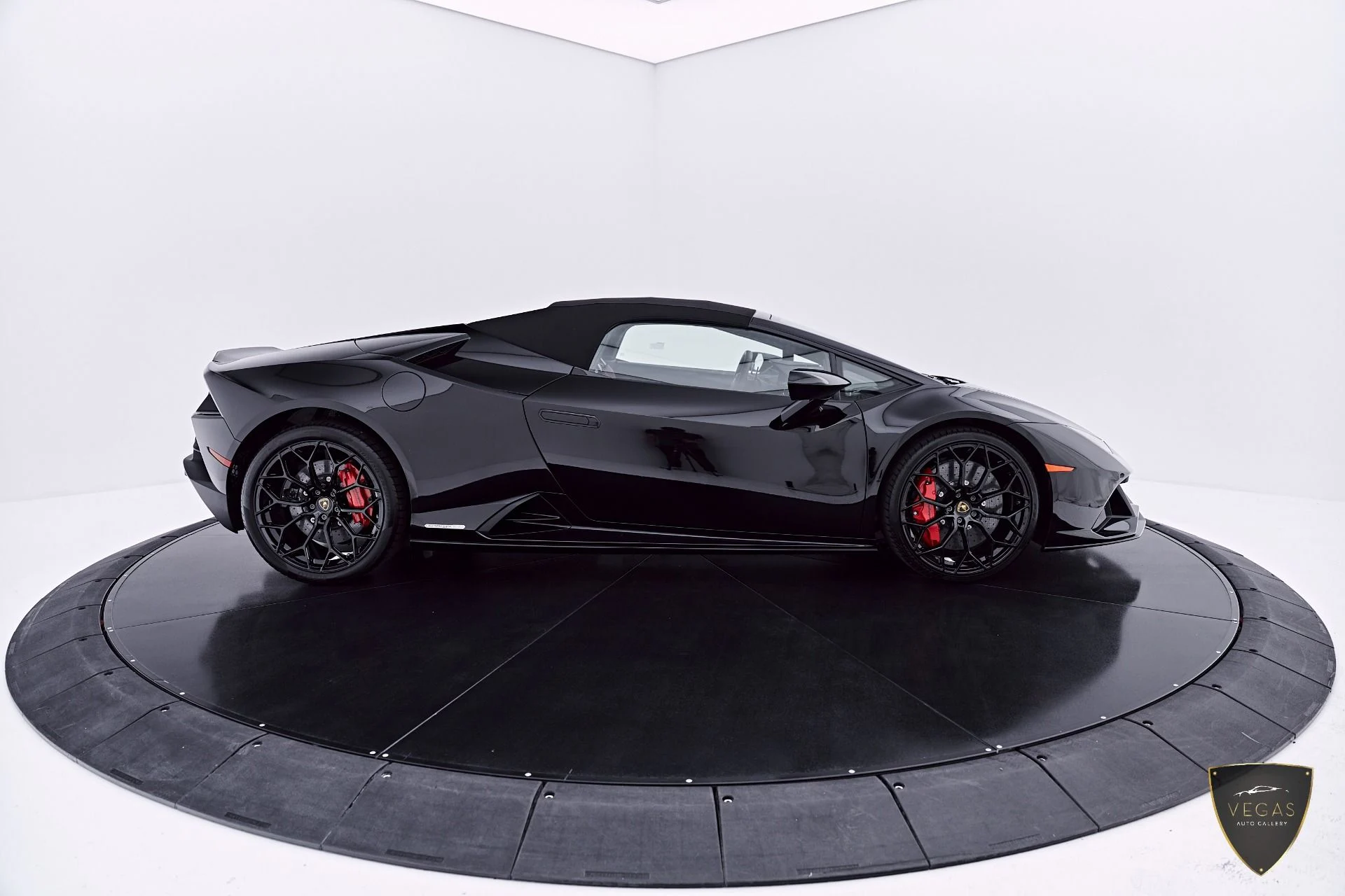 mph012_2748231656_Used_2024_Lamborghini_Huracan_EVO_Base_1783505068_d6ac4fefe2