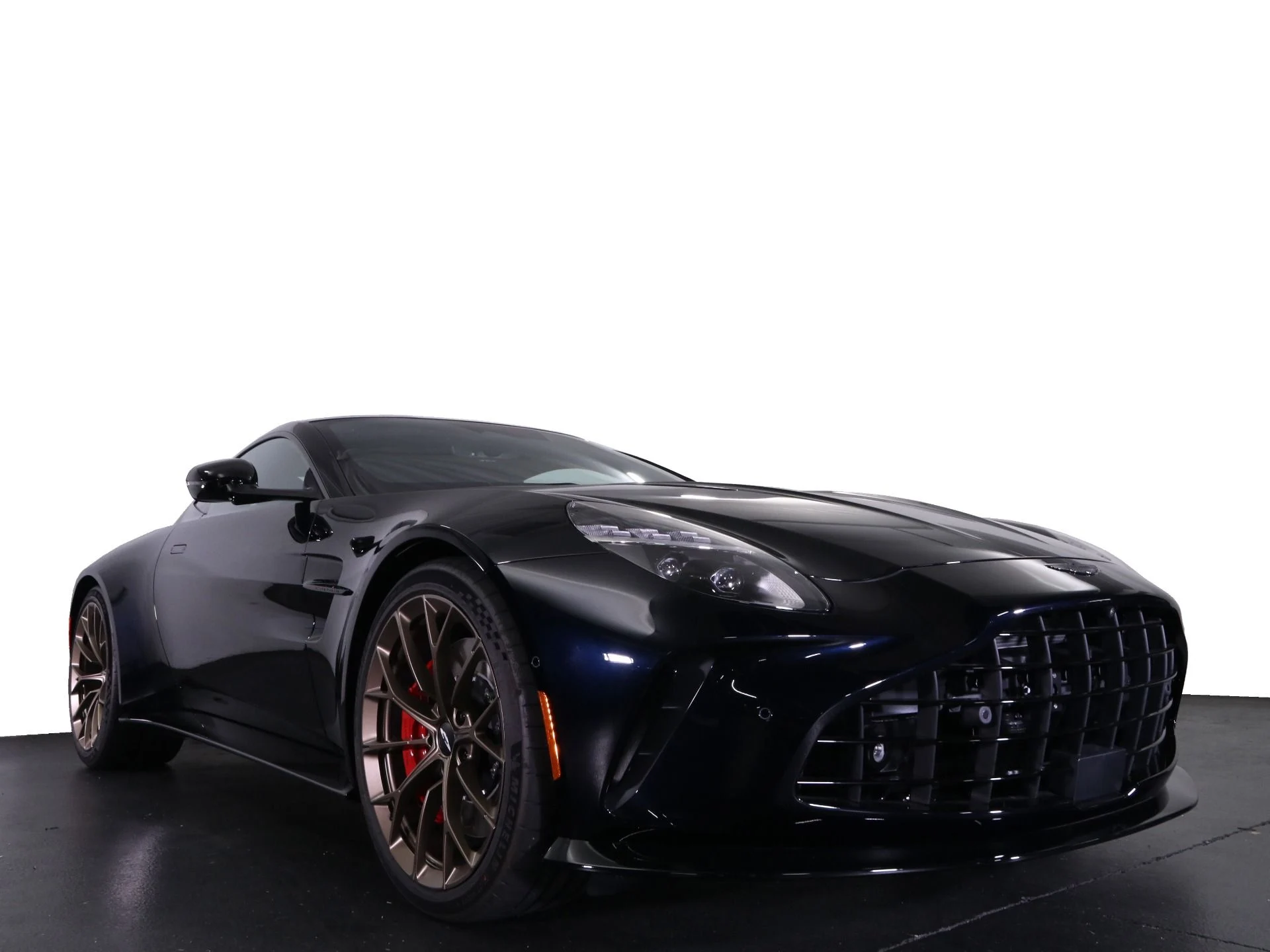 mph012_275065485_New_2025_Aston_Martin_Vantage_1768457462_29731d72e5