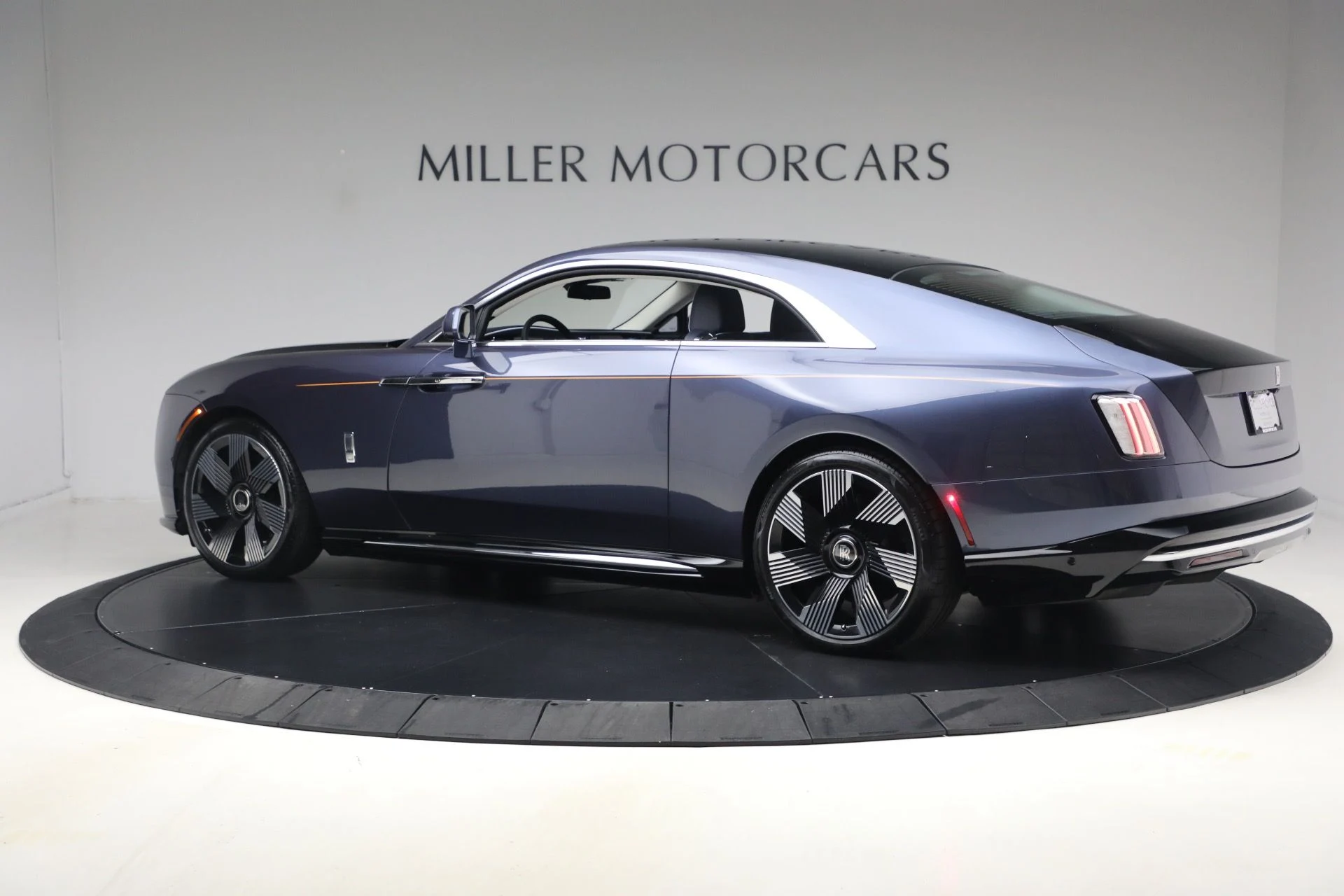 mph012_2751567601_Used_2024_Rolls_Royce_Spectre_7a384d35fb