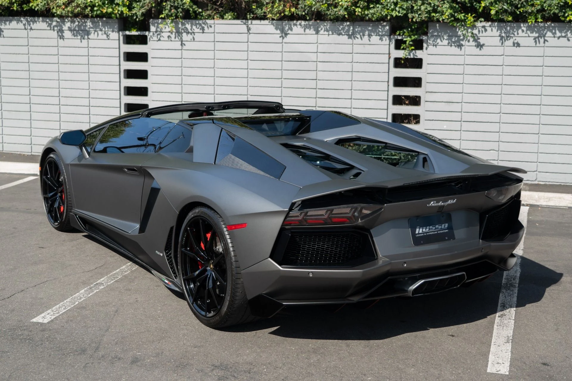 mph012_275719794_Used_2015_Lamborghini_Aventador_LP_700_4_1765325757_ebd3145804