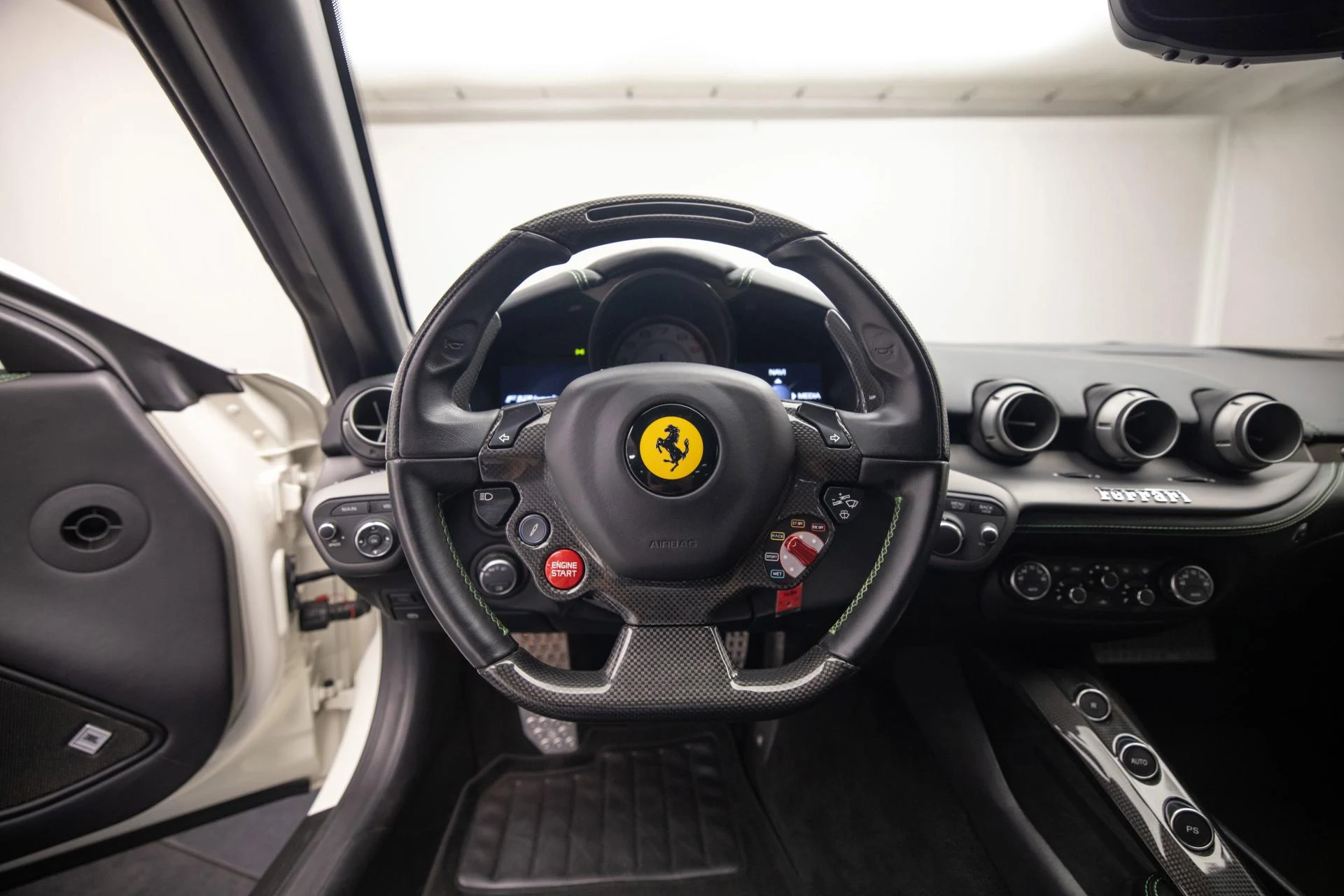 mph012_2766378377_Used_2014_Ferrari_F12berlinetta_Berlinetta_1755332497_403ea471b0