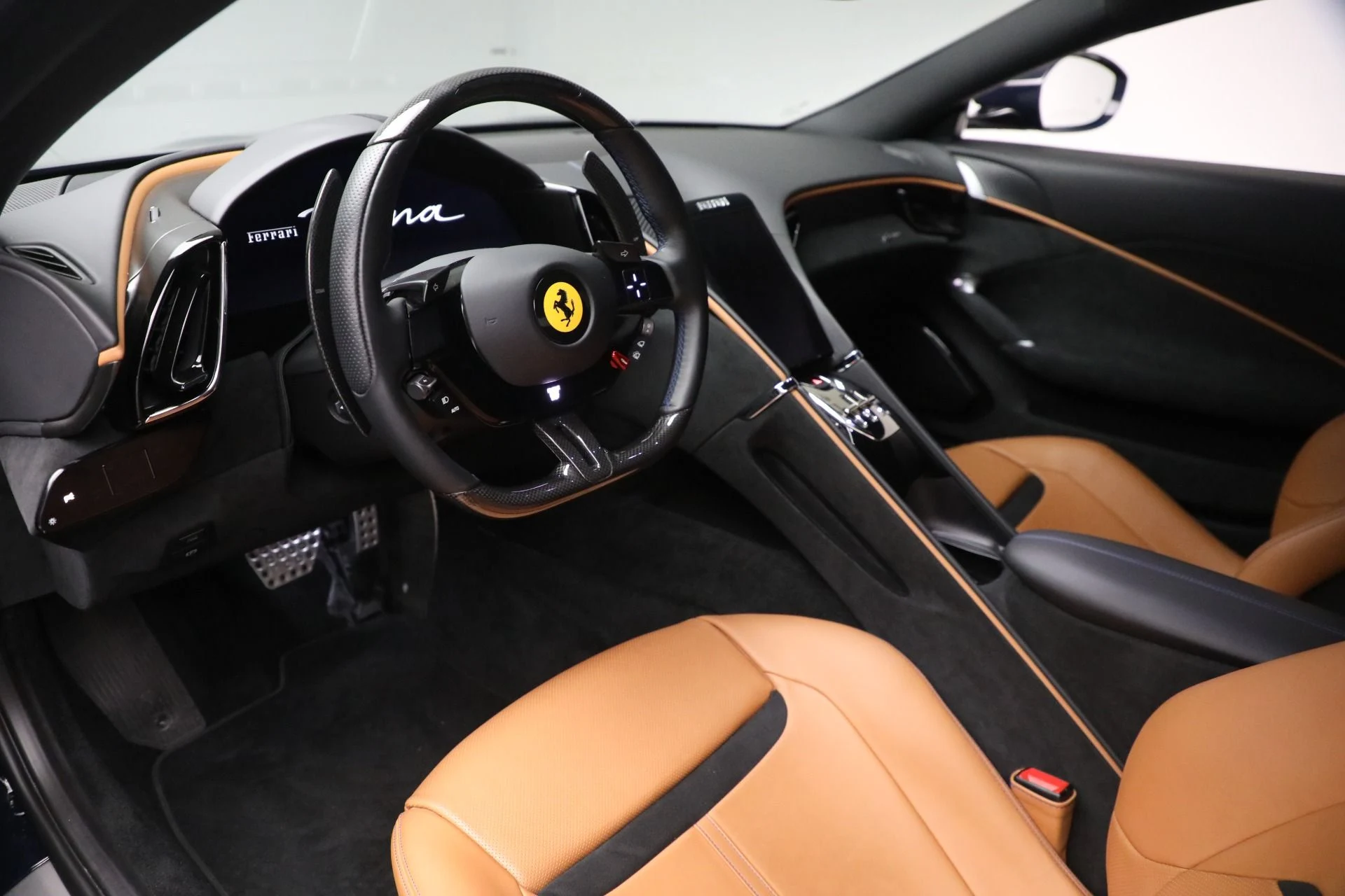 mph012_2766710121_Used_2022_Ferrari_Roma_5e389d06bd