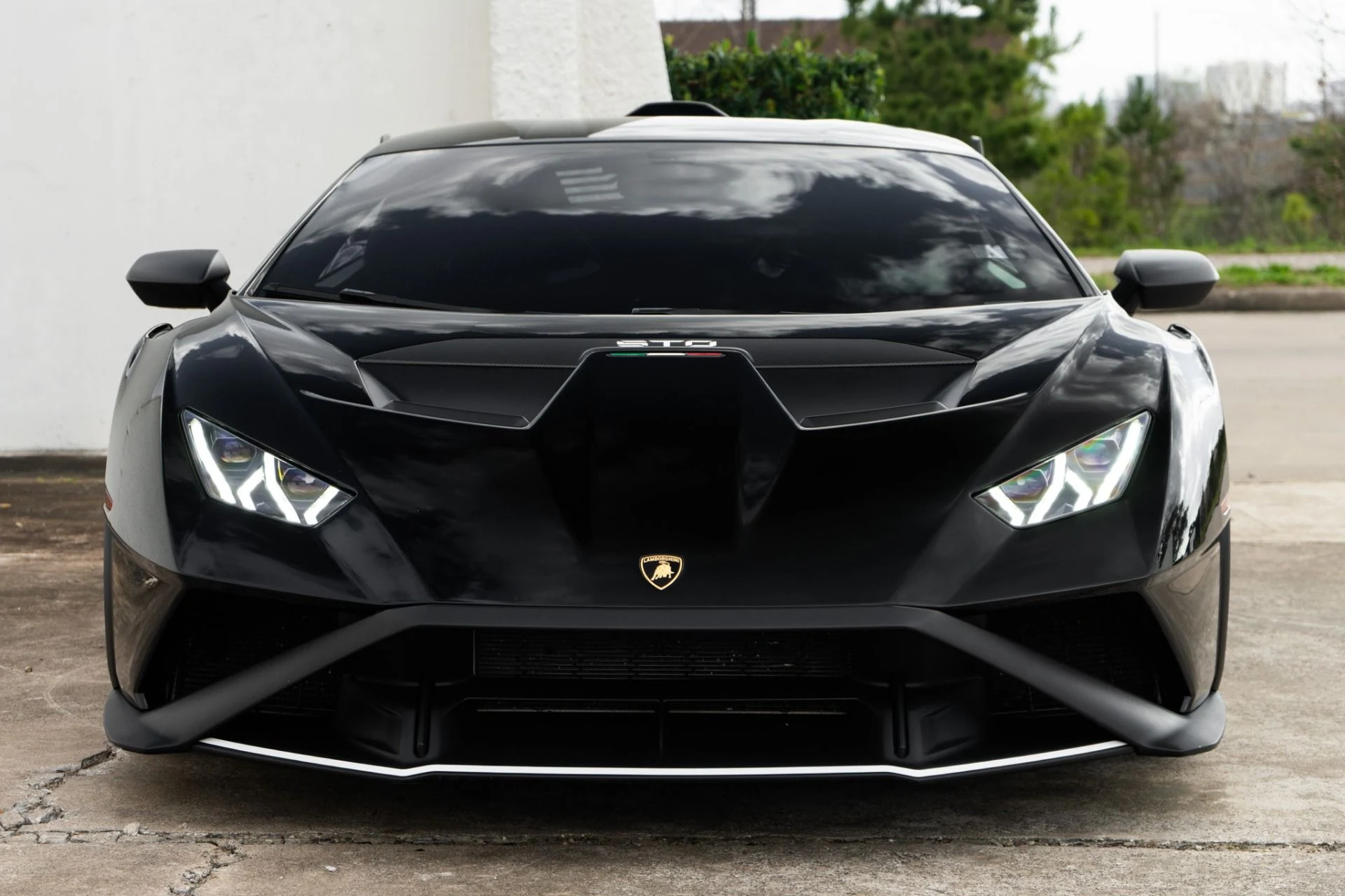 mph012_2770175415_Used_2022_Lamborghini_Huracan_STO_1772576757_329daaf990