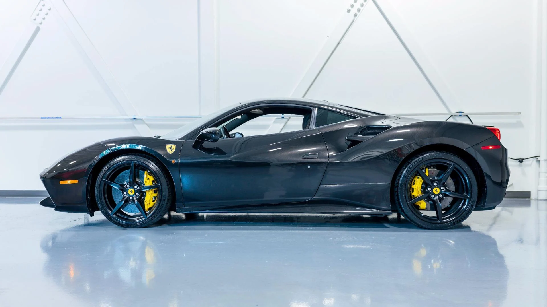 mph012_2776489640_Used_2018_Ferrari_488_GTB_Base_1788523230_53f33a89a7