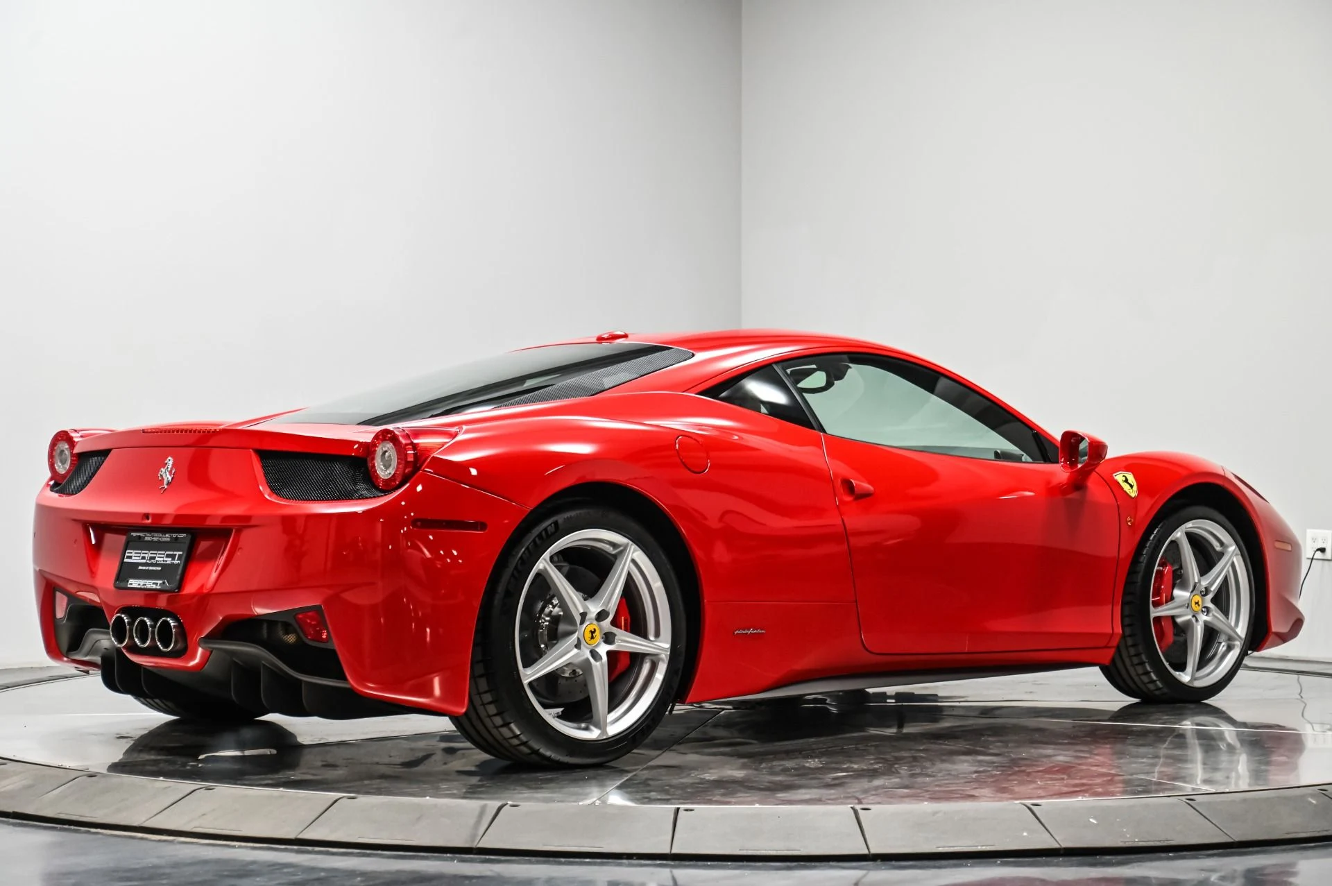 mph012_2781546682_Used_2013_Ferrari_458_Italia_1755017599_beec89cc02