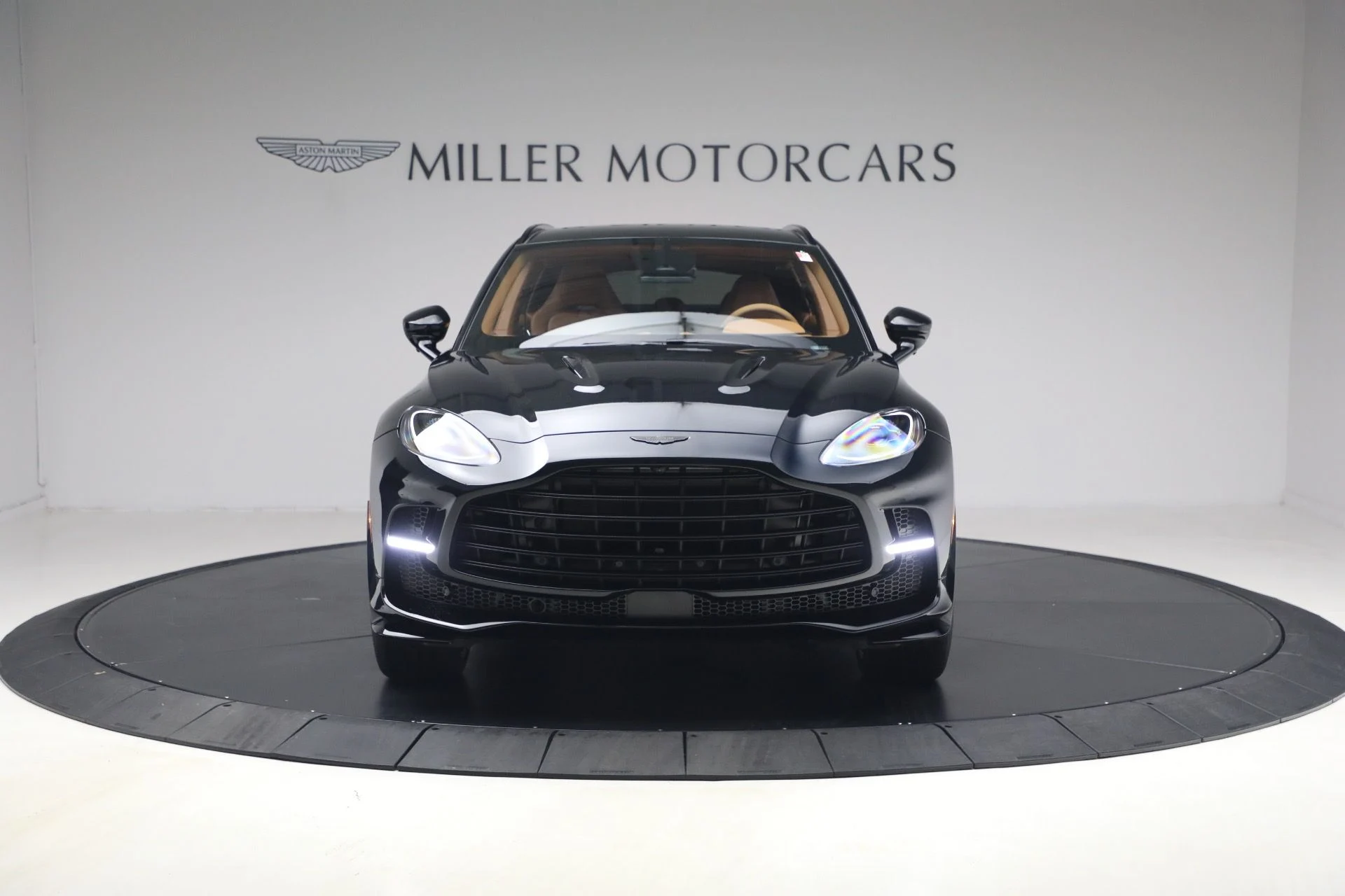 mph012_2784460066_New_2026_Aston_Martin_DBX_707_1767991877_086807ca99
