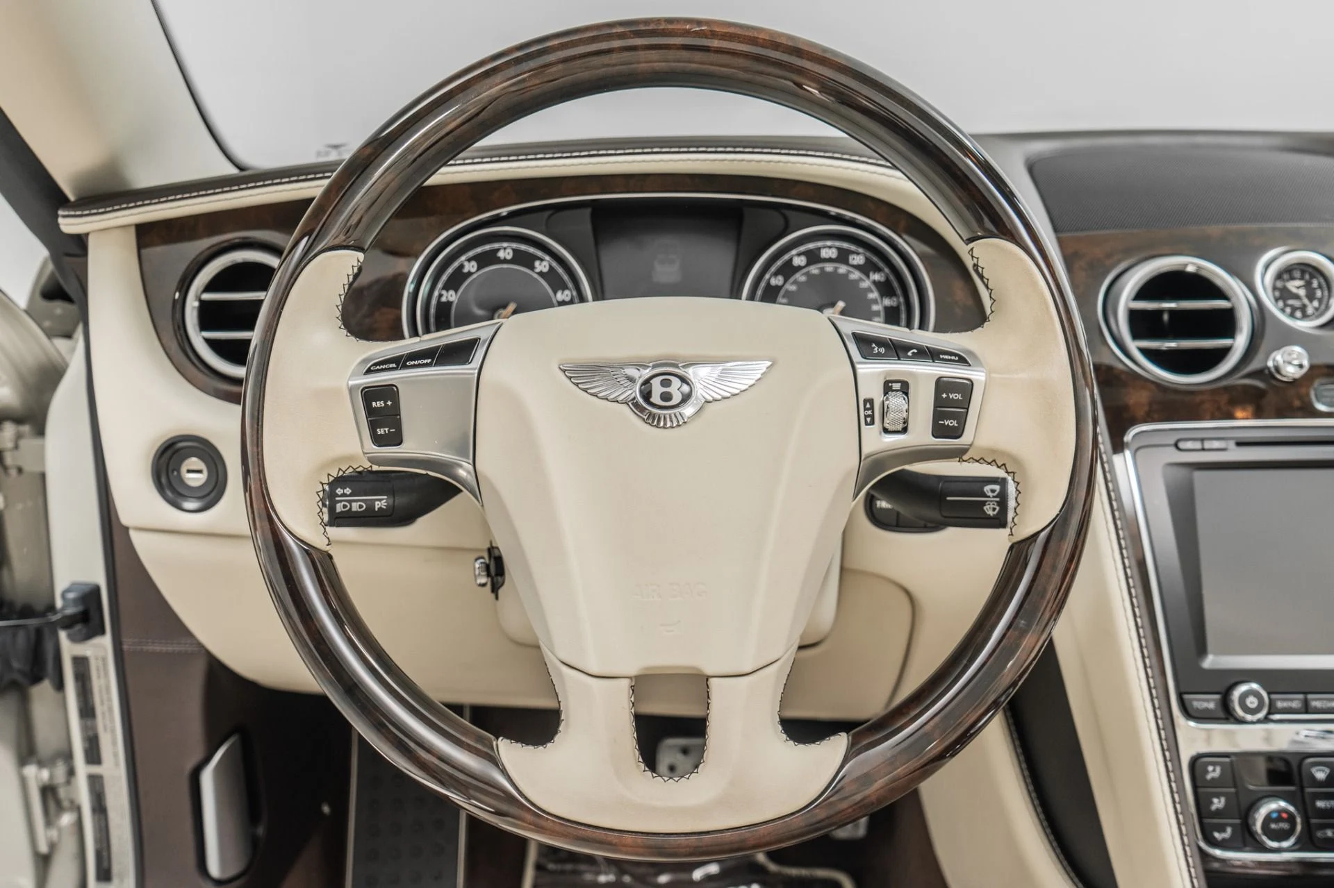 mph012_2802933105_Used_2014_Bentley_Continental_GTC_Speed_Low_Miles_Extended_Veneers_Classic_Color_Combination_1785352164_bfc9382690