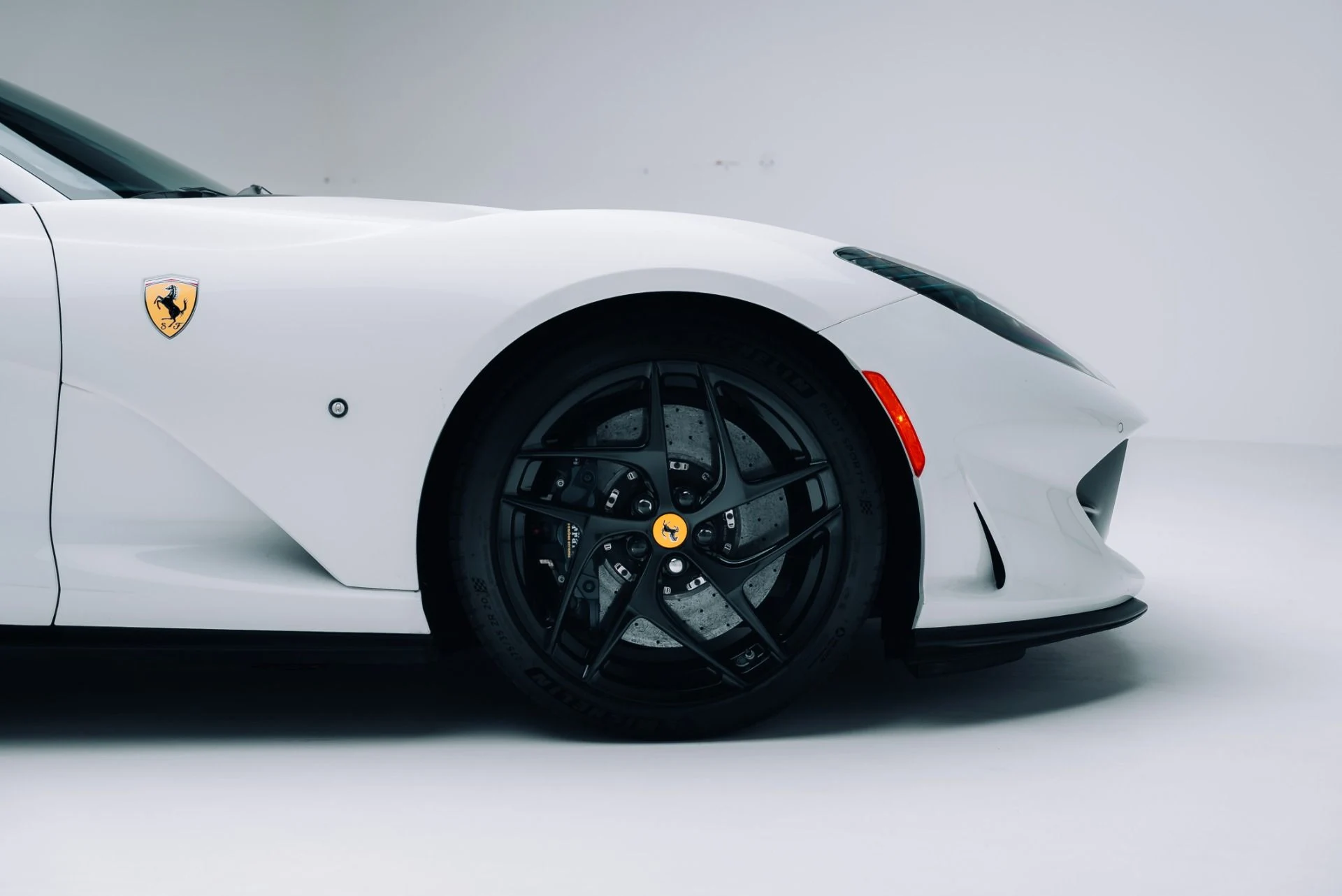 mph012_2813143199_Used_2019_Ferrari_812_Superfast_1762893605_b7100bd80a