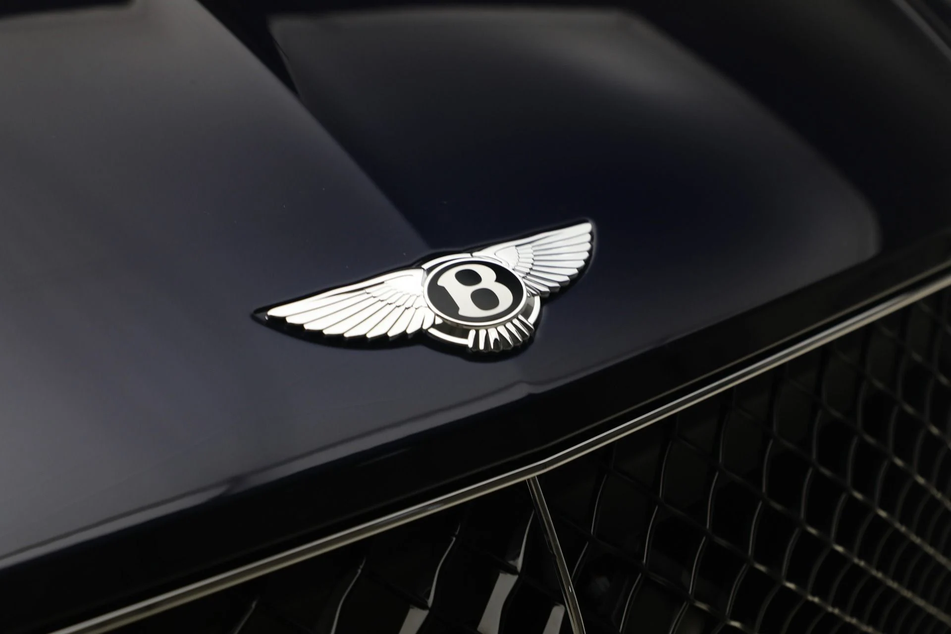 mph012_2829242309_Used_2024_Bentley_Bentayga_EWB_V8_1768588174_6b7e4994cc