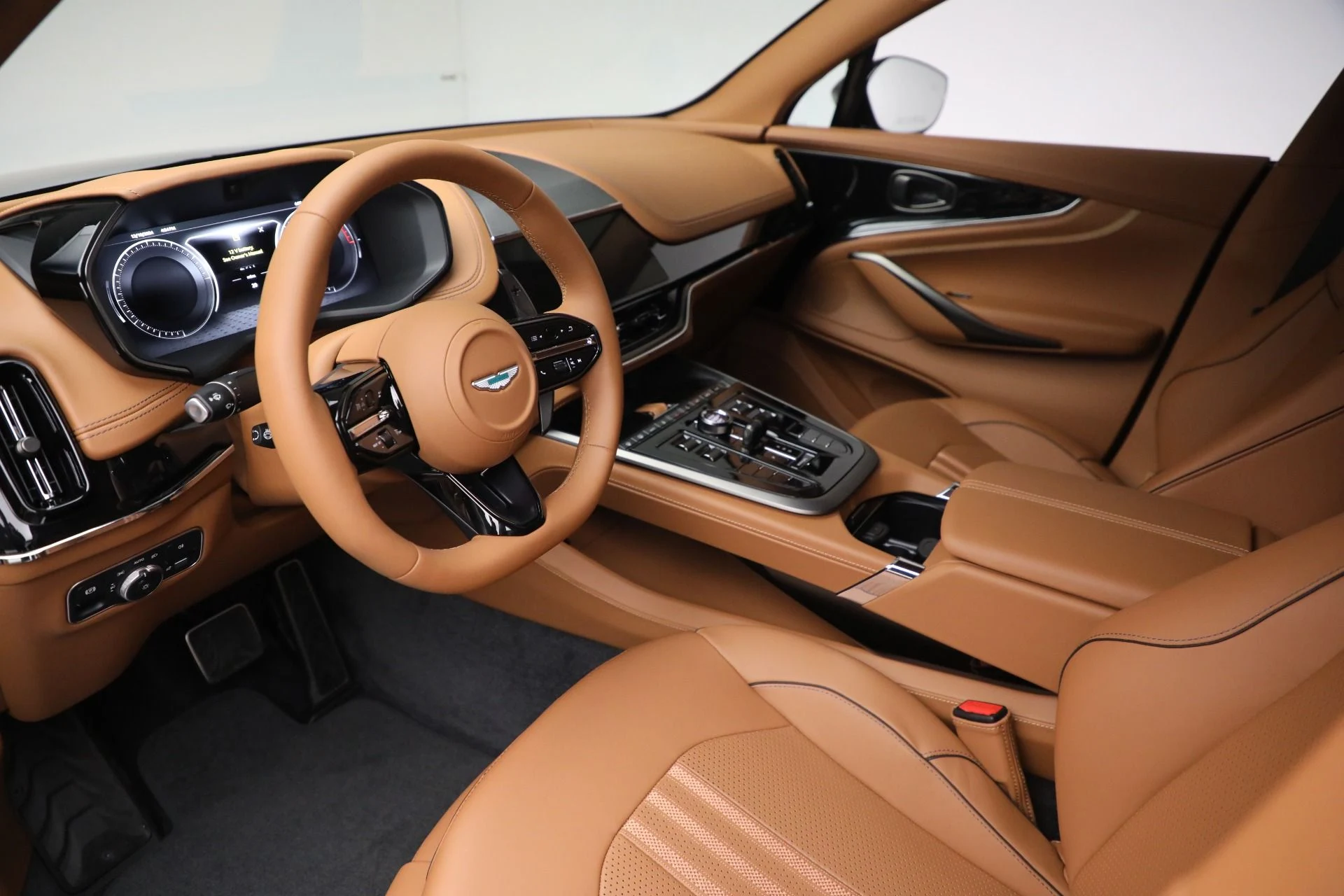 mph012_2830969898_New_2025_Aston_Martin_DBX_707_494565927b