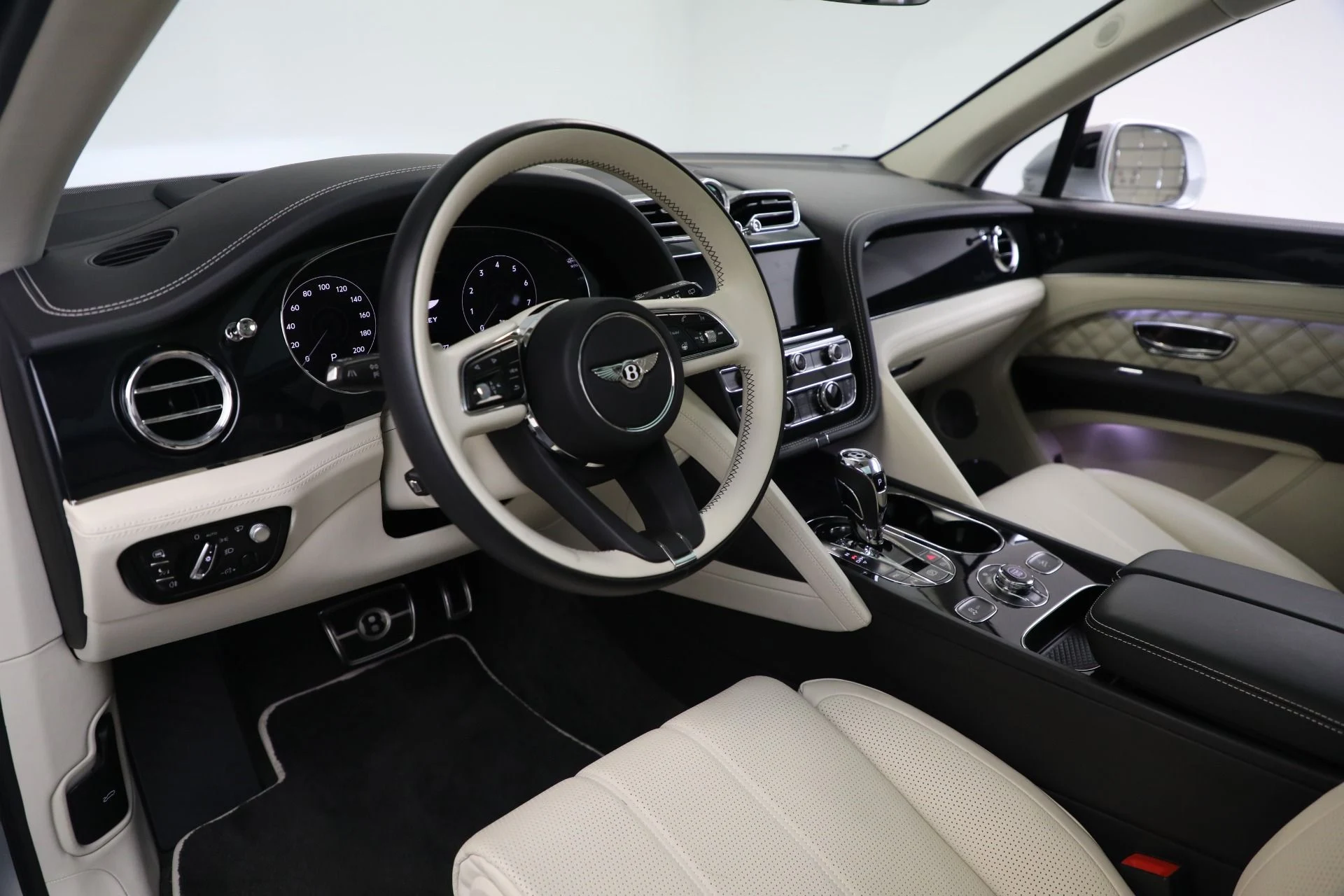 mph012_2851029528_Used_2021_Bentley_Bentayga_V8_97ea560312