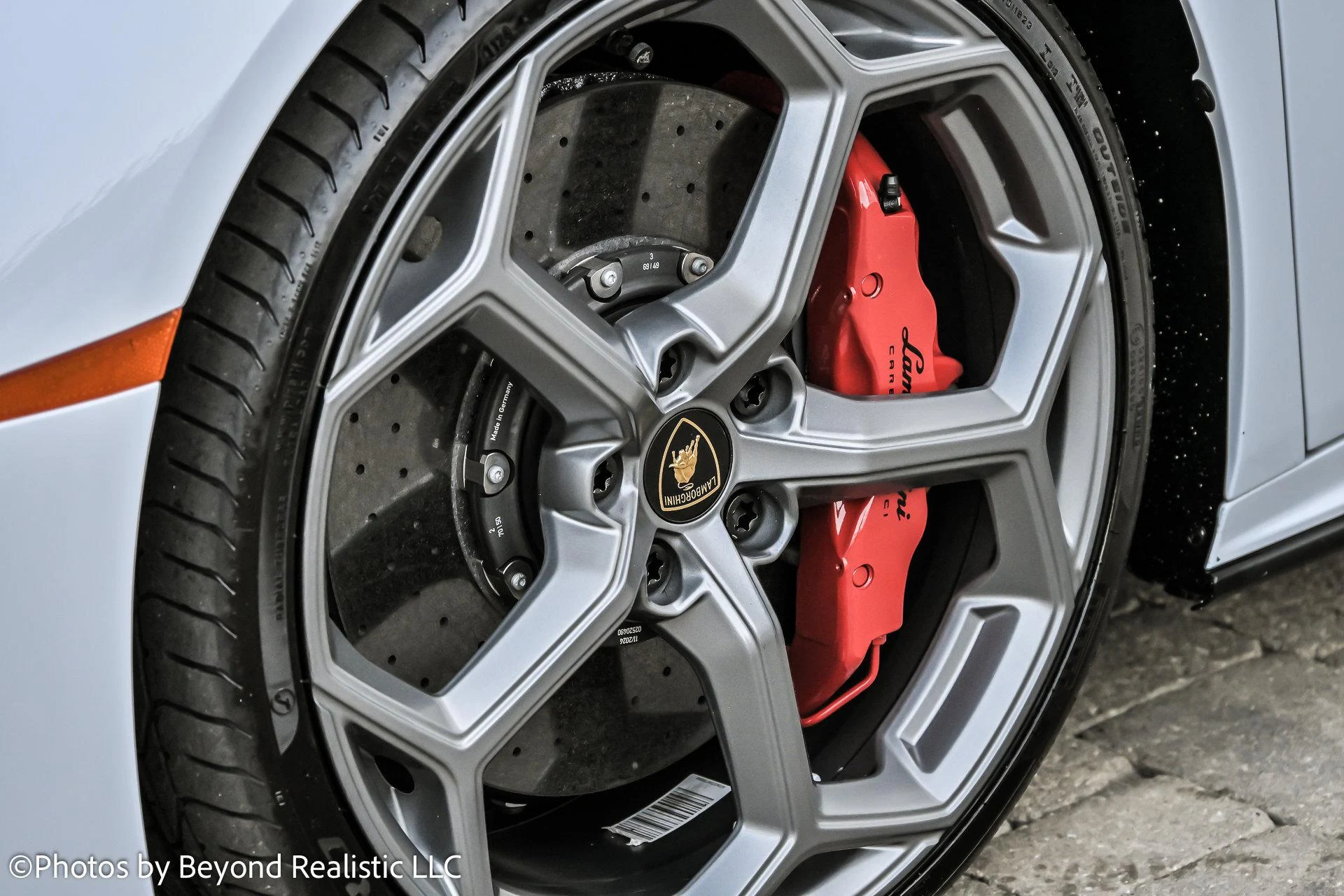mph012_2870479425_Used_2024_Lamborghini_Huracan_EVO_Spyder_1755331813_a3ca9cfb66