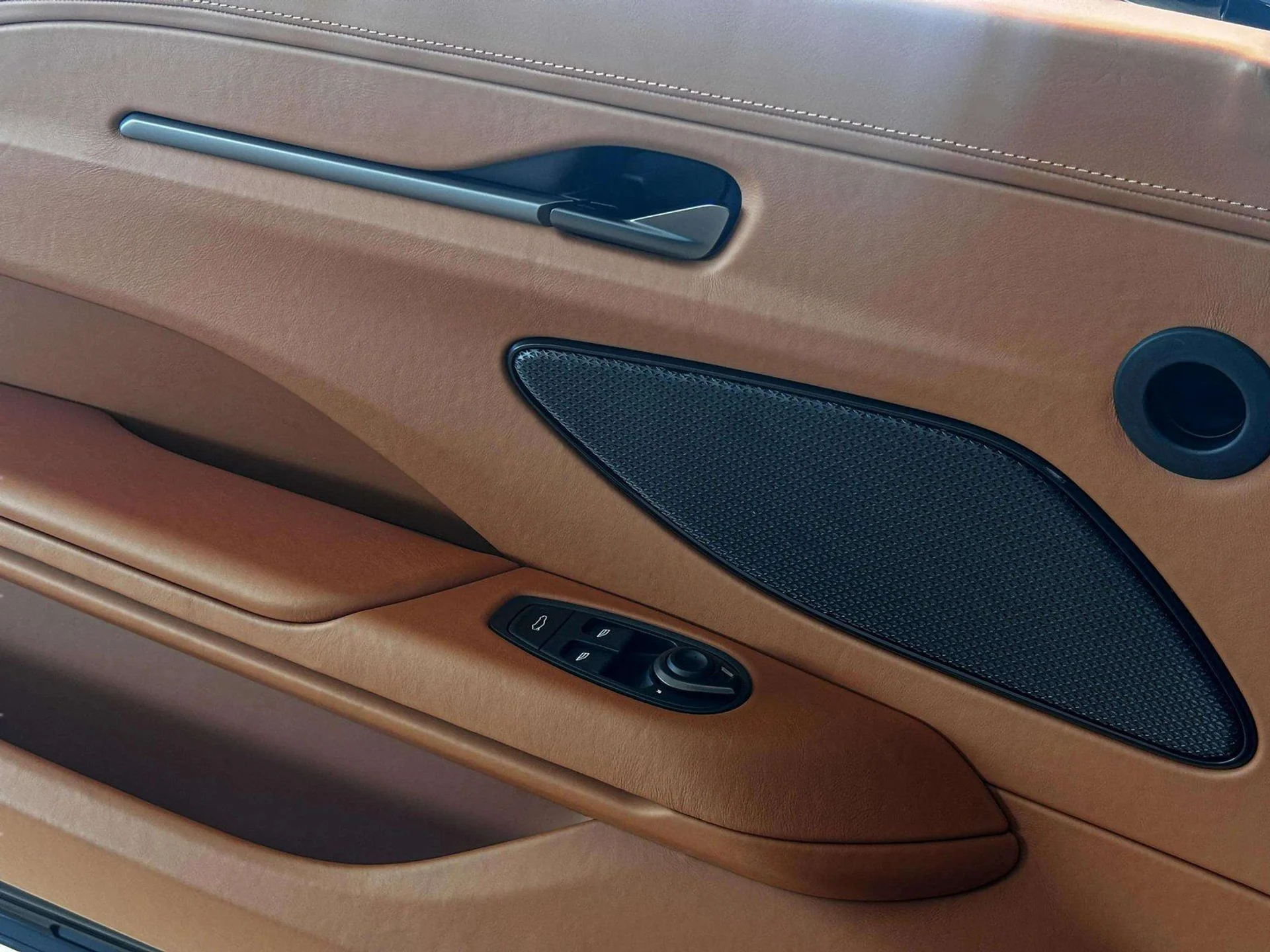 mph012_2872569336_a9d1ba79_7d3c_4242_874d_82692fd887be_ff95b5767d