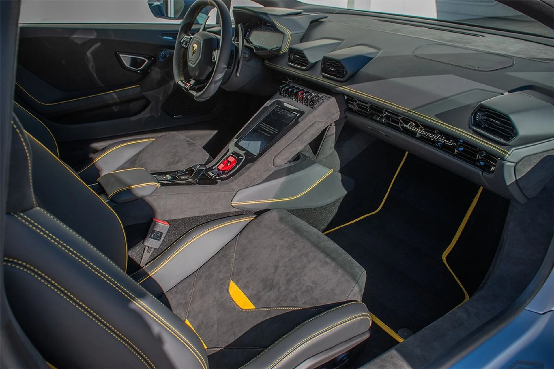 mph012_2875633203_Used_2024_Lamborghini_Huracan_Tecnica_1736524085_3fb6a293a6