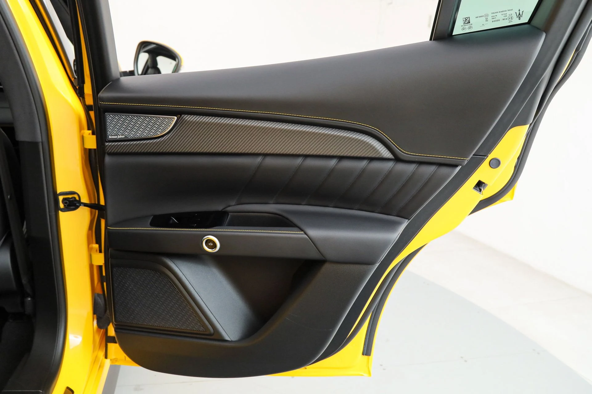 mph012_2879239608_fe7485b595b613aee70e7fee6745bab5_6daaae470f