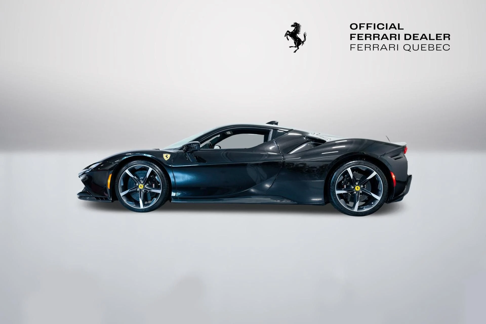 mph012_2880778922_Used_2023_Ferrari_SF_90_Stradale_Base_1791546644_11b3ac8142