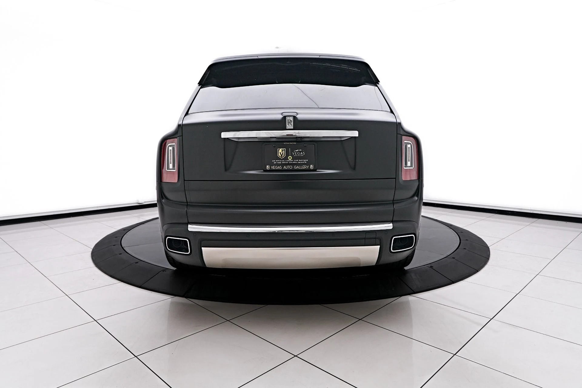 mph012_2883227955_Used_2023_Rolls_Royce_Cullinan_Base_1756252183_0473e5d0bc