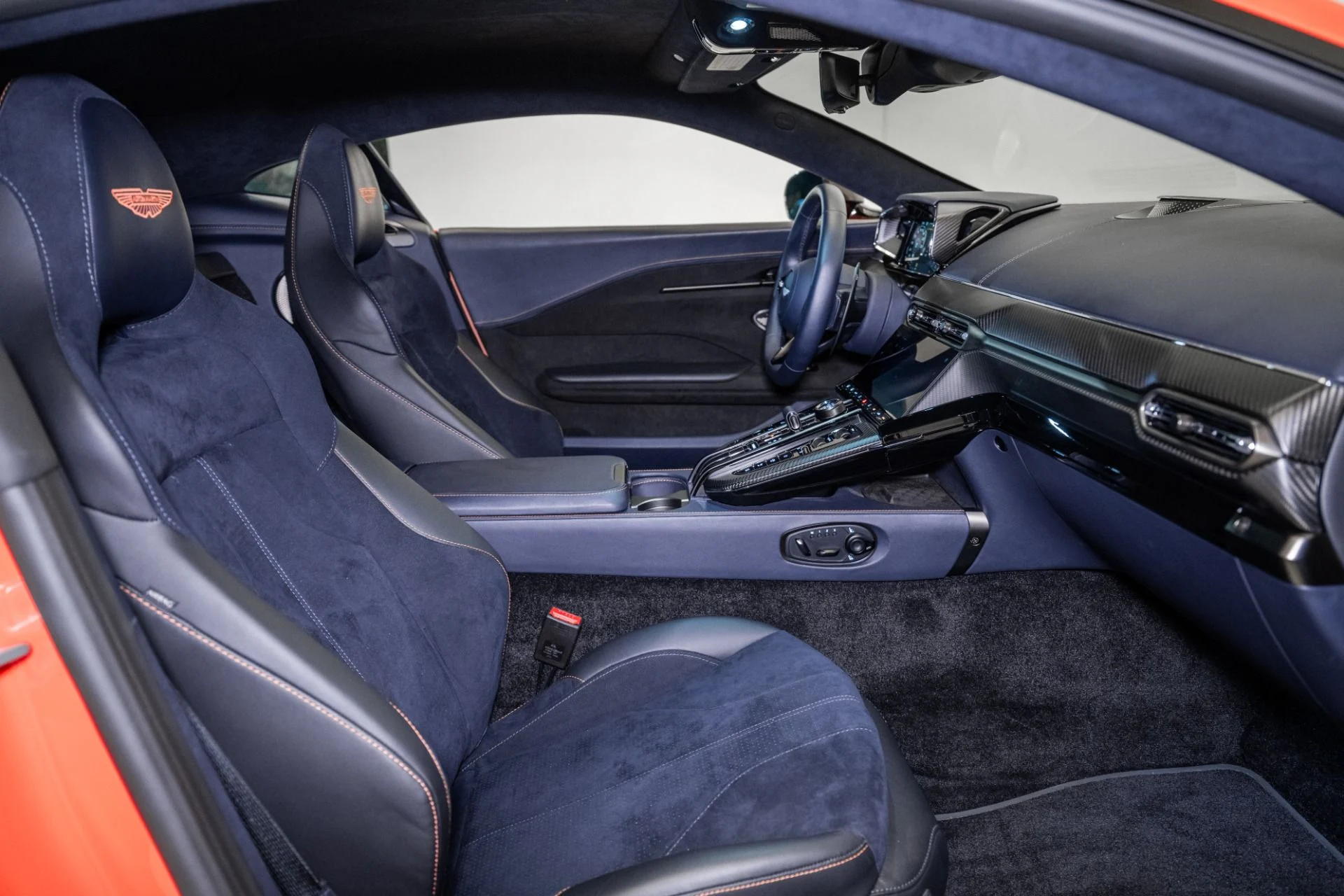mph012_2892183334_Used_2025_Aston_Martin_Vantage_1754335114_05bd2d8f91
