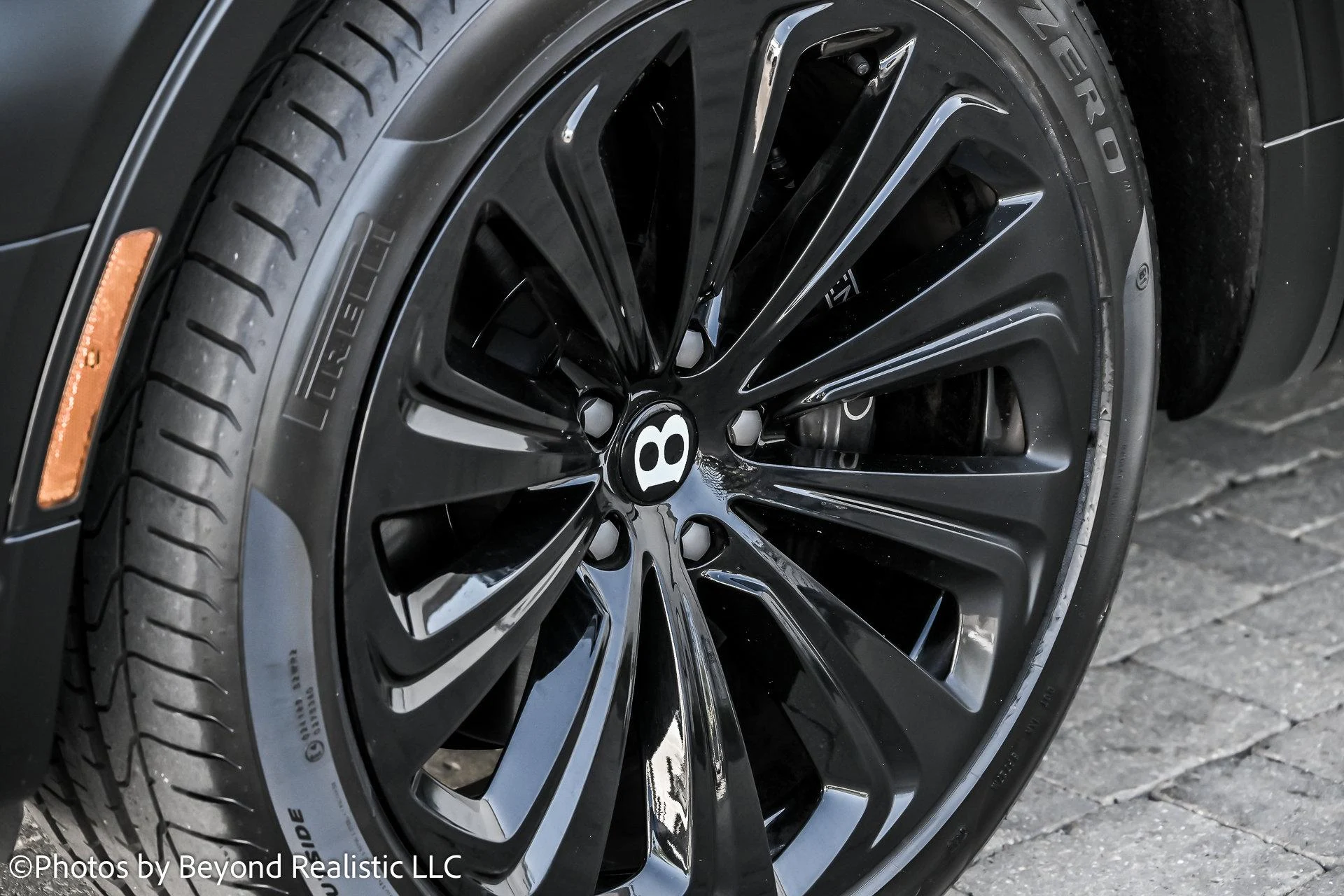 mph012_2898976179_Used_2021_Bentley_Bentayga_V8_First_Edition_Specification_Black_Specification_1757146002_fe5bea70f5
