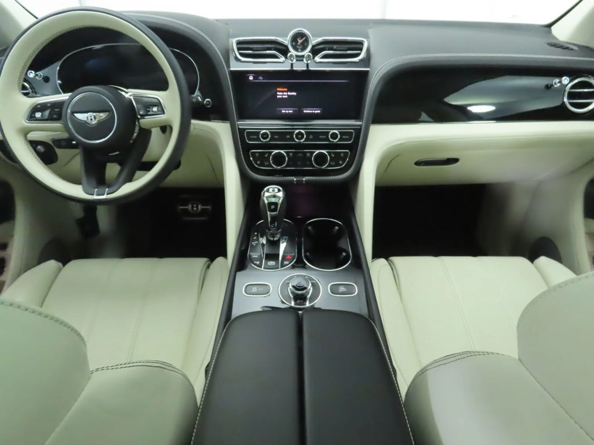 mph012_2899706546_used_2022_bentley_bentayga_v8awd_8119_22936219_13_1024_a0c5fb20a8