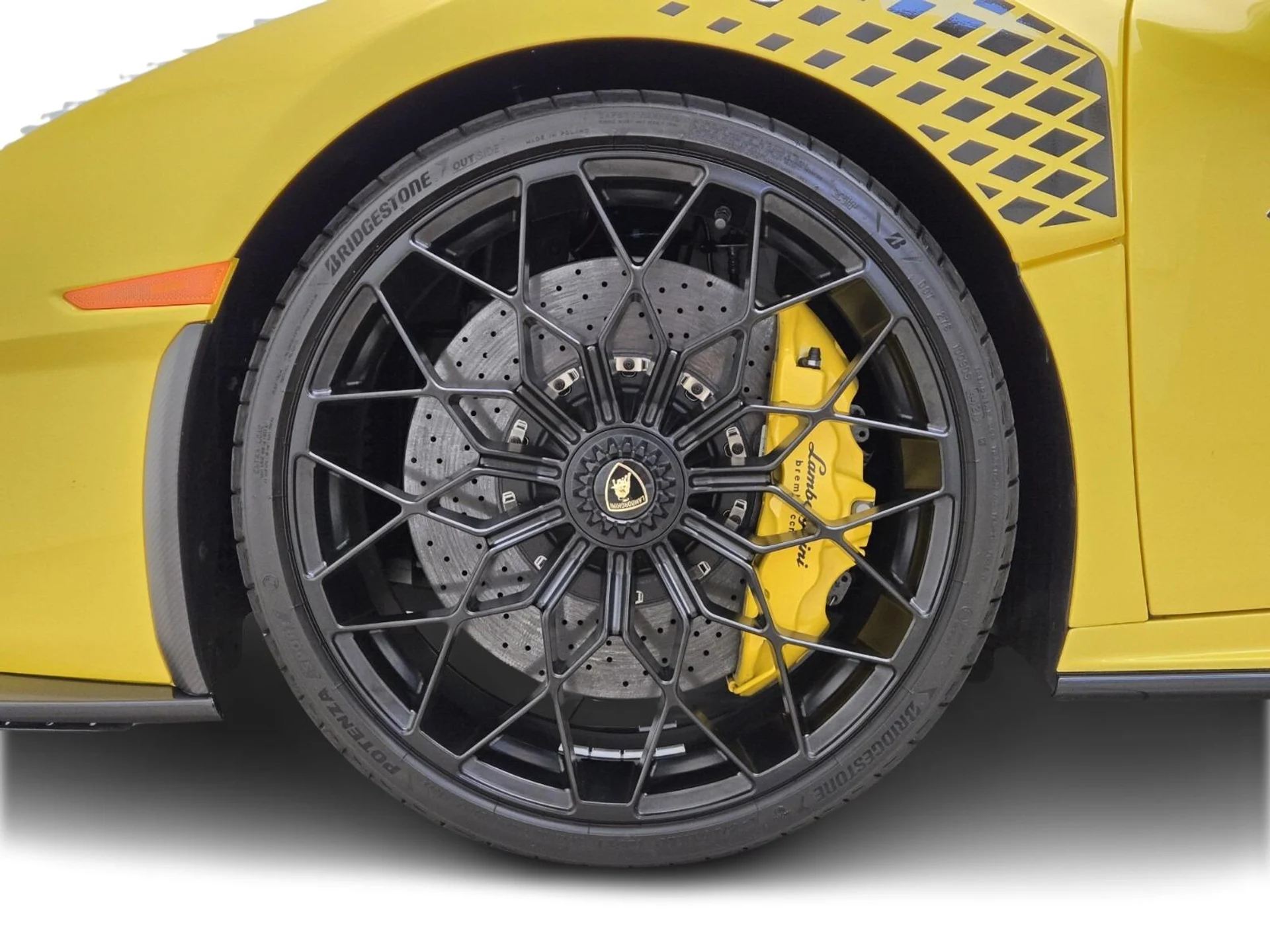 mph012_2907590195_Used_2022_Lamborghini_Huracan_STO_1755758919_e5a0d15f96