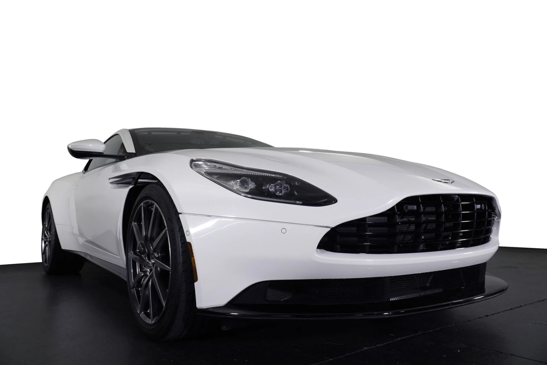 mph012_2910973472_Used_2018_Aston_Martin_DB_11_1764361226_f306603740