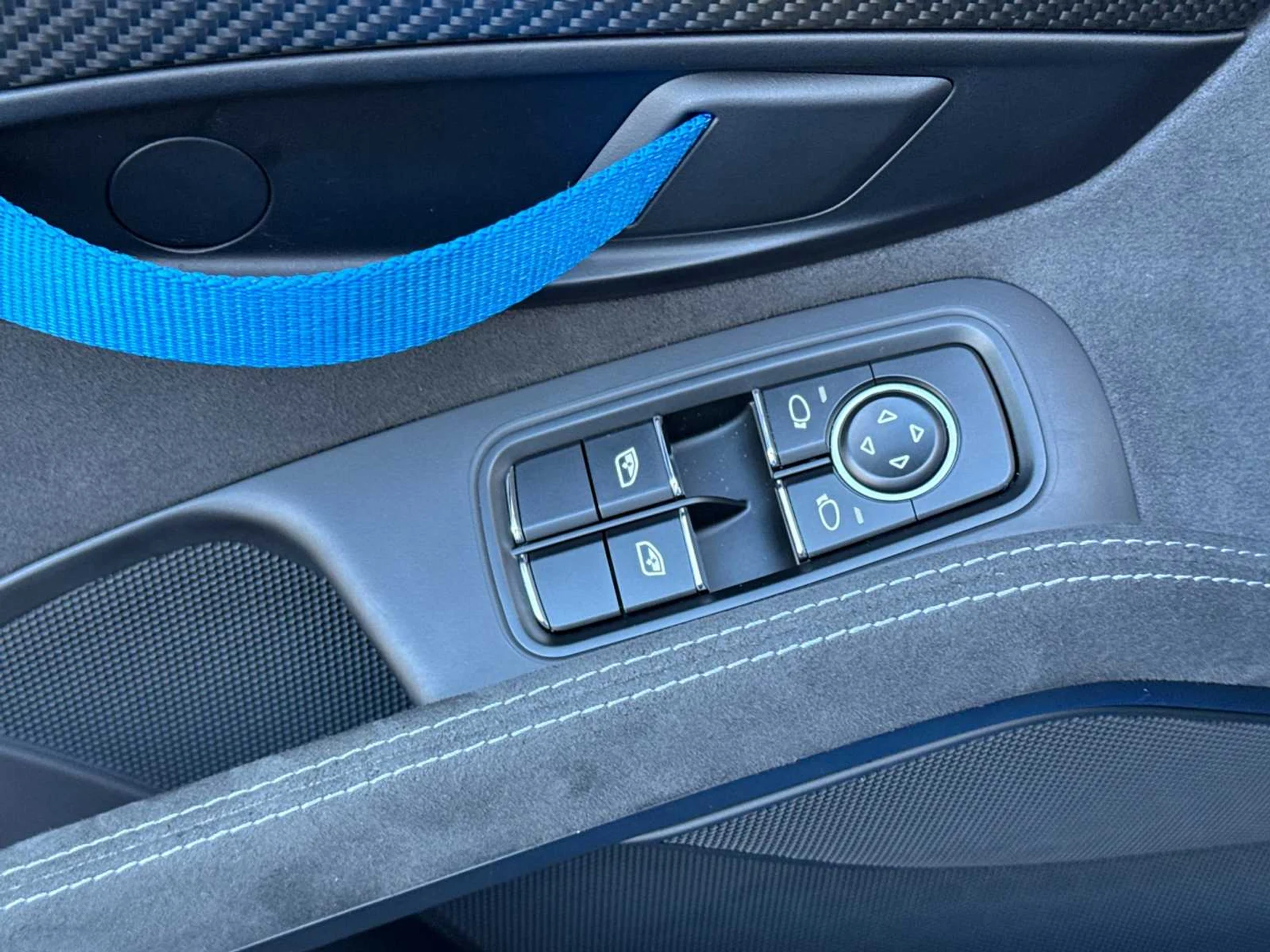 mph012_2911153039_47ab0b7eaf0aafea2fbc8dd9a2875e92x_57db28ff56